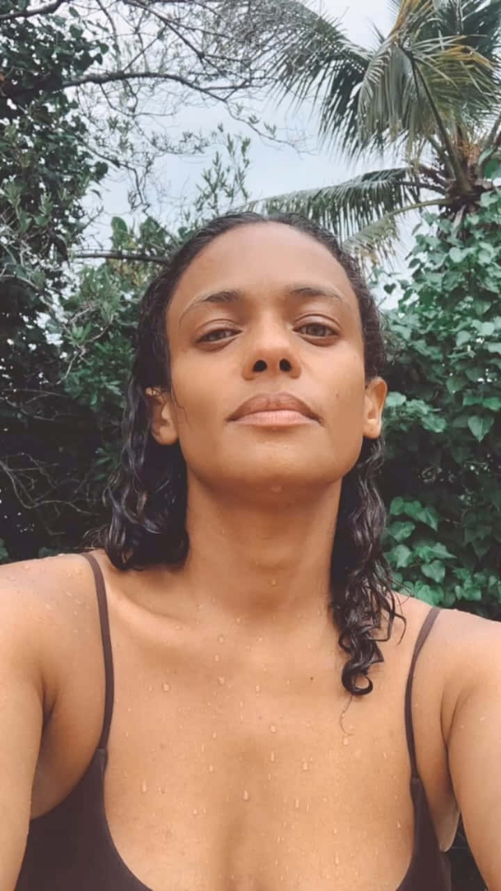 Kandyse McClure, outdoors, wet hair, HD Phone Wallpaper