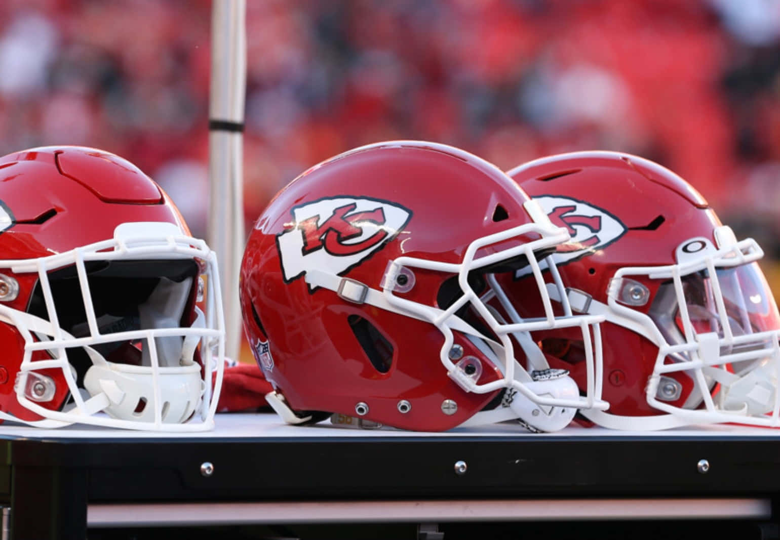 Kansas City Chiefs, glossy red, white facemasks, HD Desktop Wallpaper