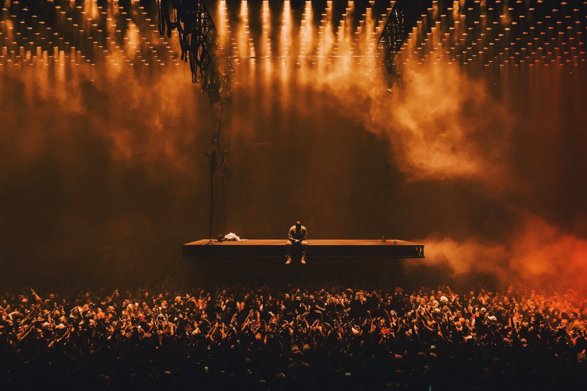 Kanye West Saint Pablo, suspended stage, roaring crowd, Full HD Desktop Wallpaper