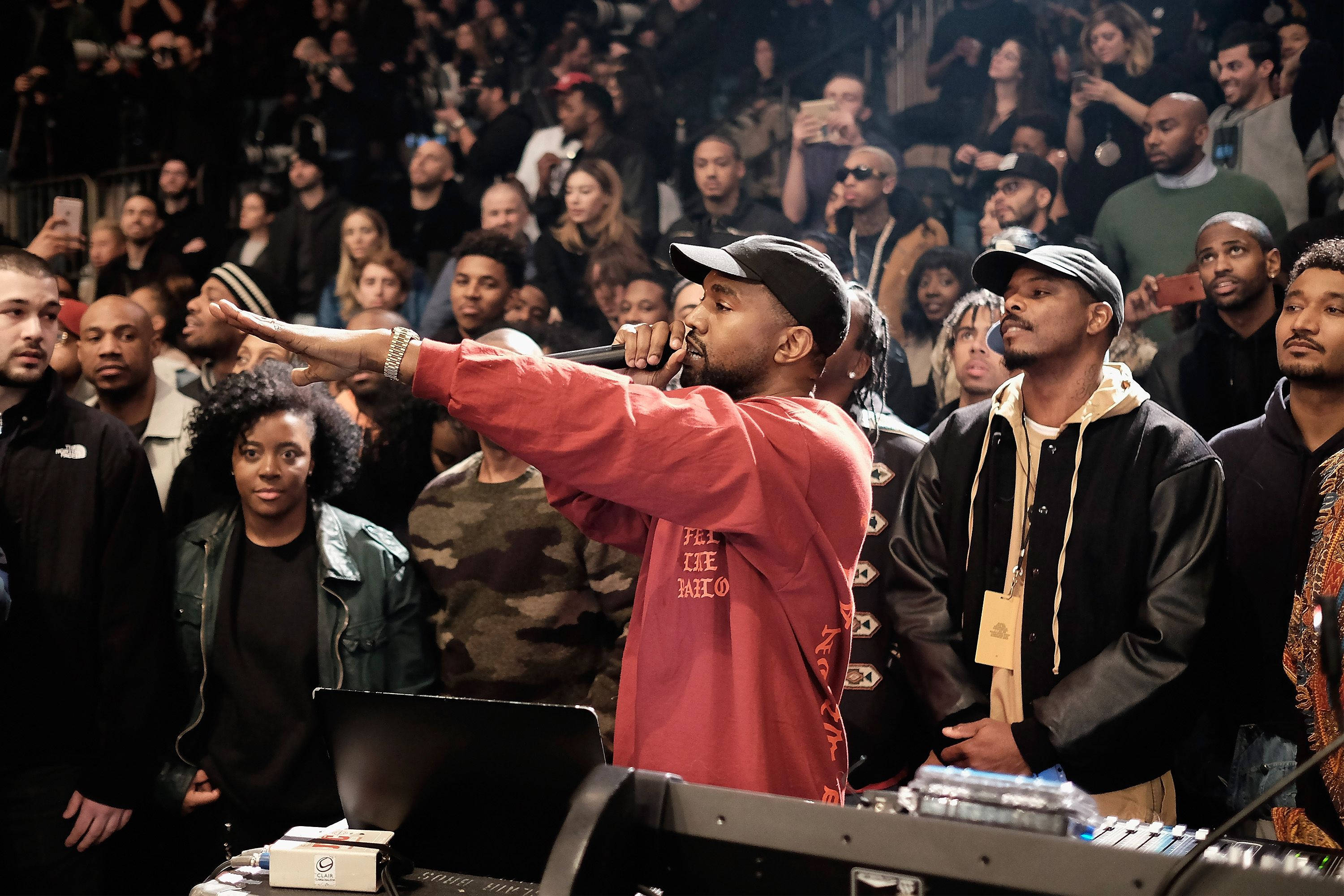 Kanye West, Saint Pablo, red hoodie, 2K Desktop Wallpaper