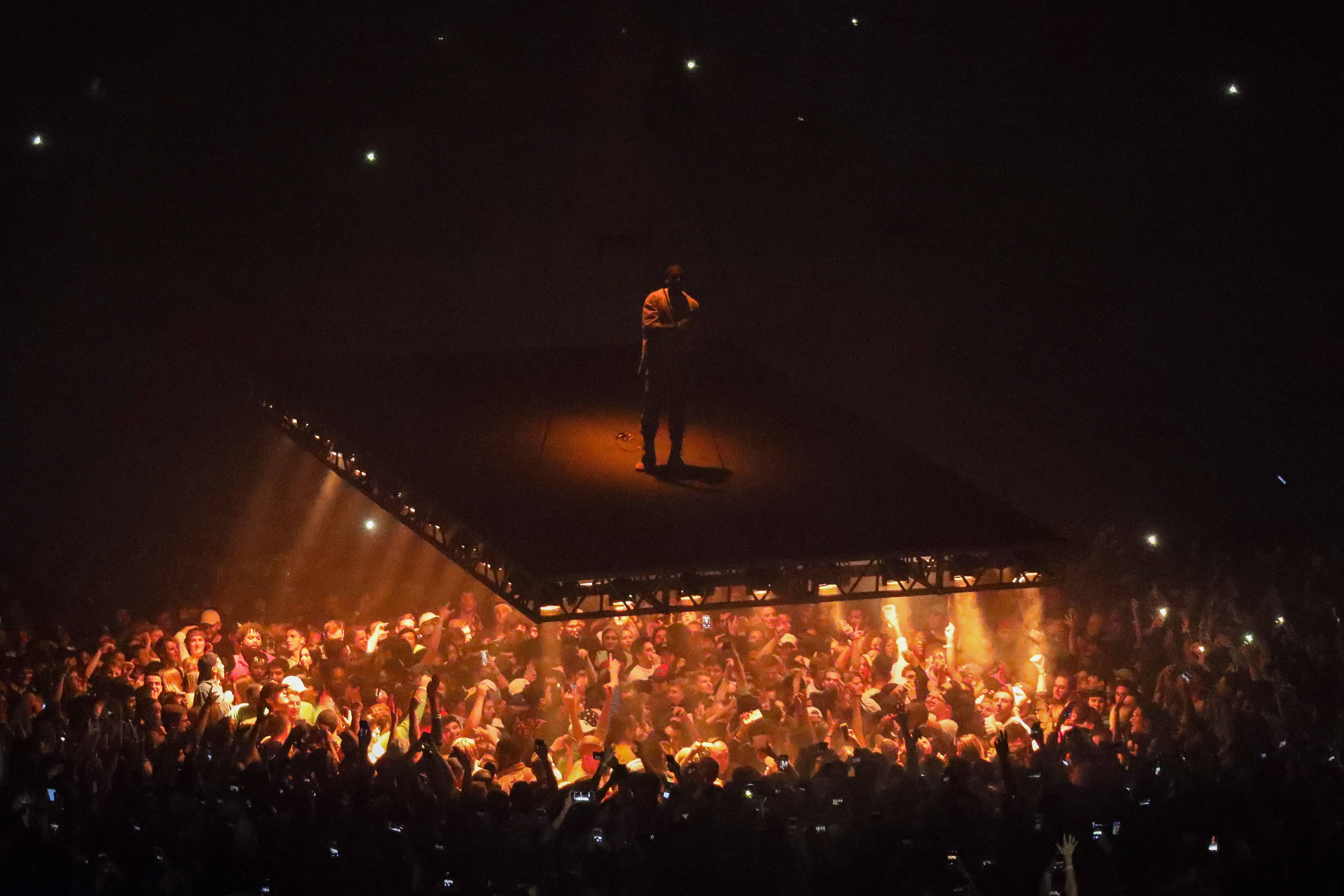 Kanye West Saint Pablo, stage, spotlights, 4K Desktop Wallpaper