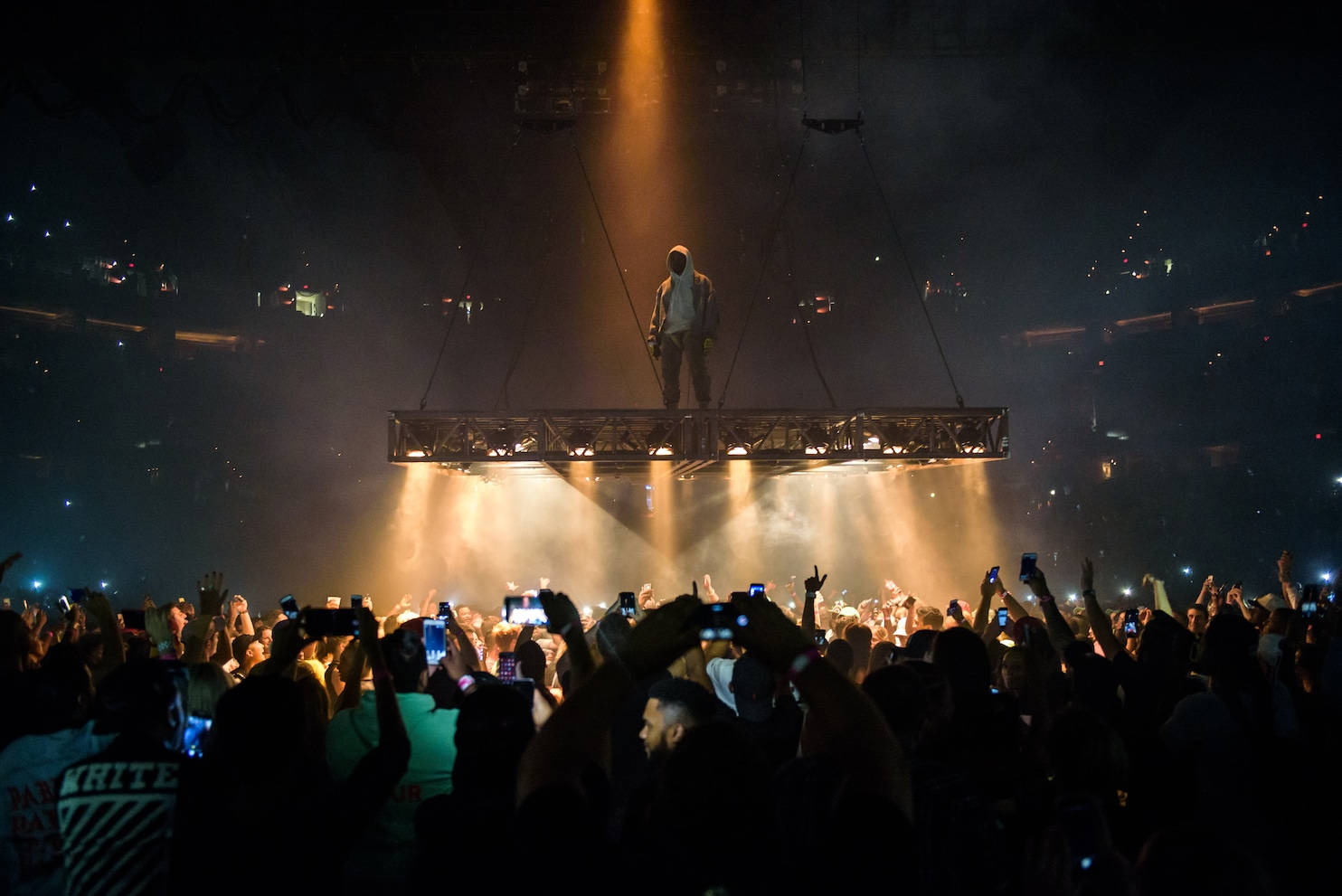 Kanye West Saint Pablo, suspended stage, roaring crowd, HD Desktop Wallpaper