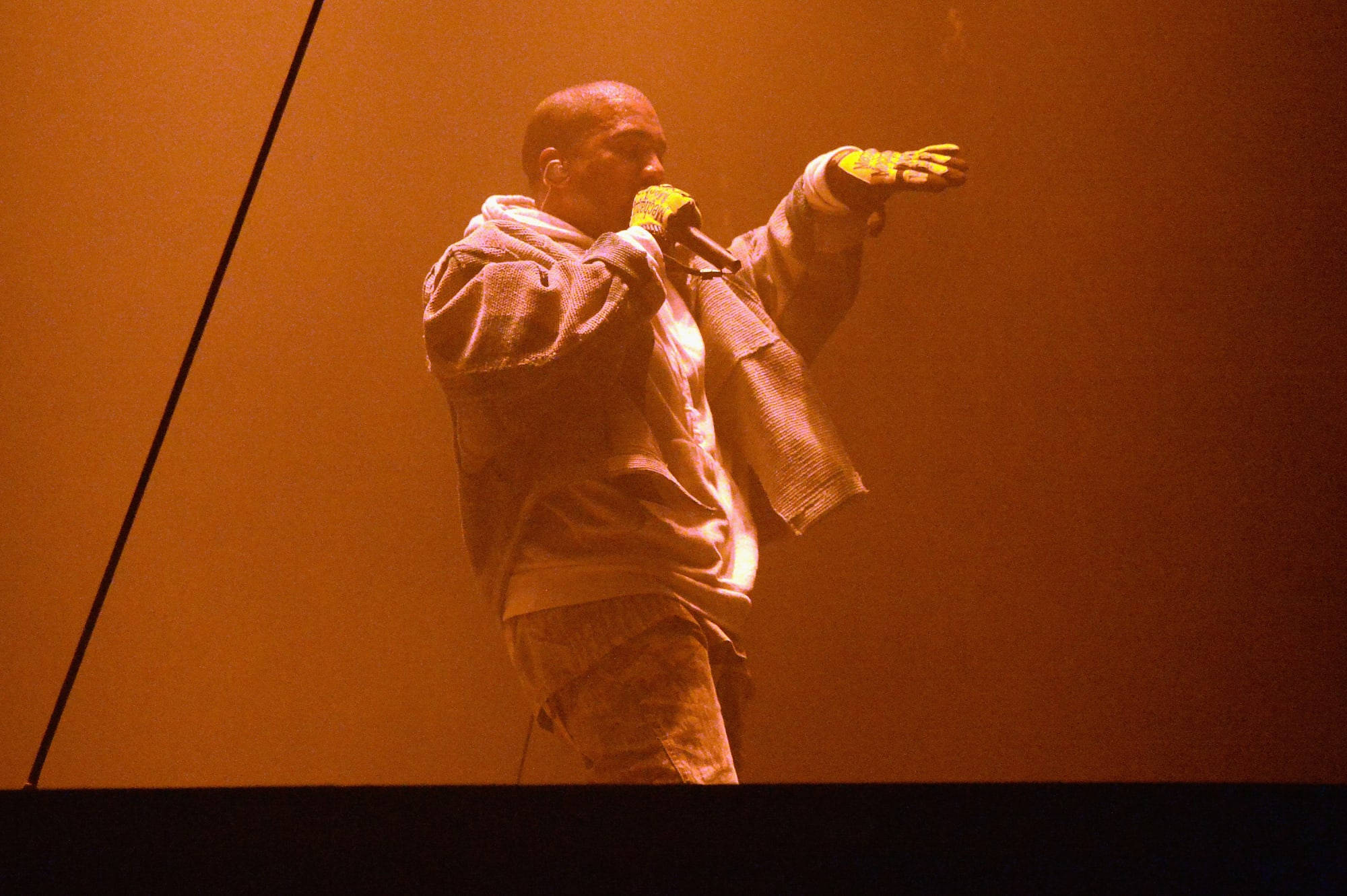 Kanye West Saint Pablo, hoodie, gloves, Full HD Desktop Wallpaper