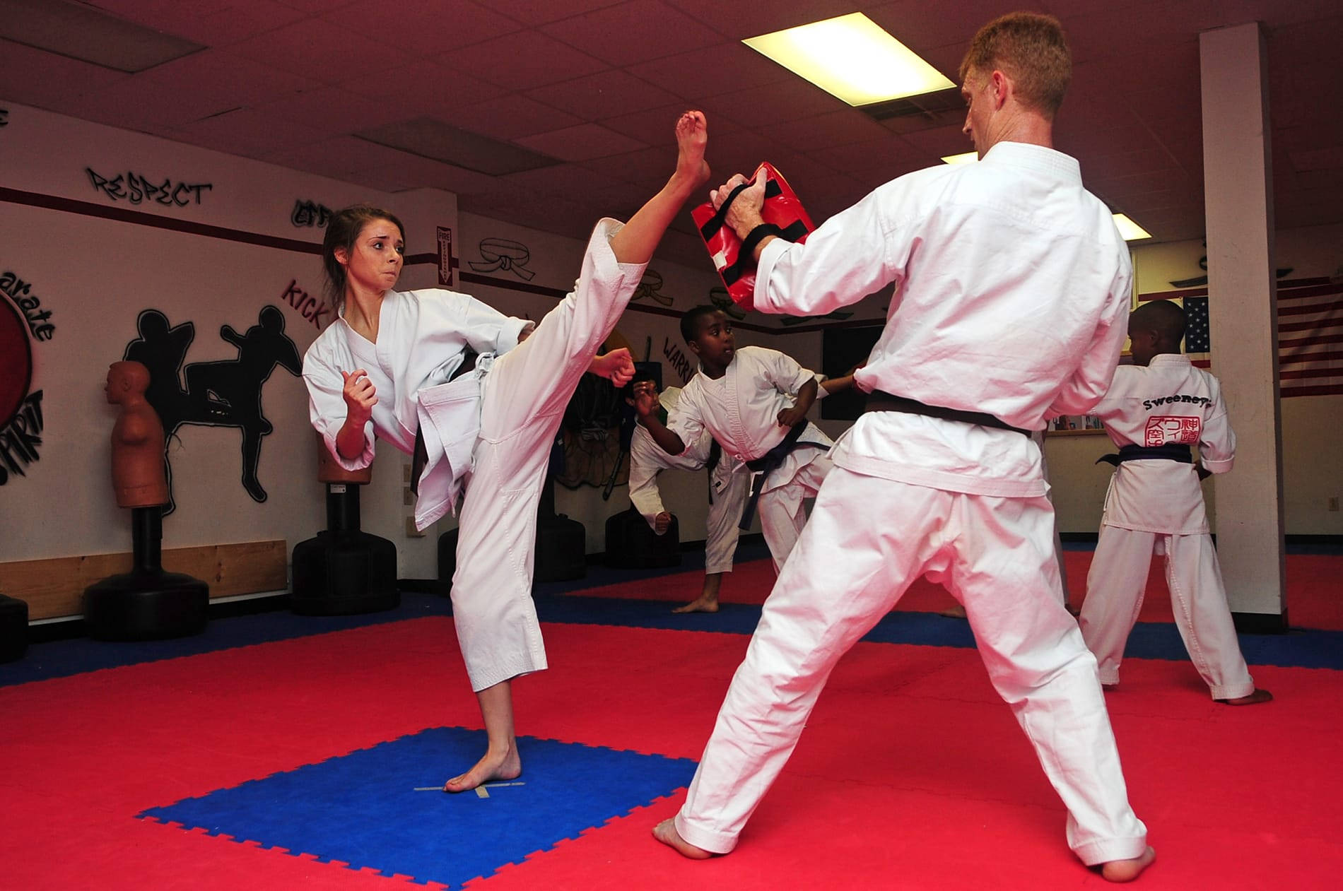 karate gi, red pad, gym, HD Desktop Wallpaper