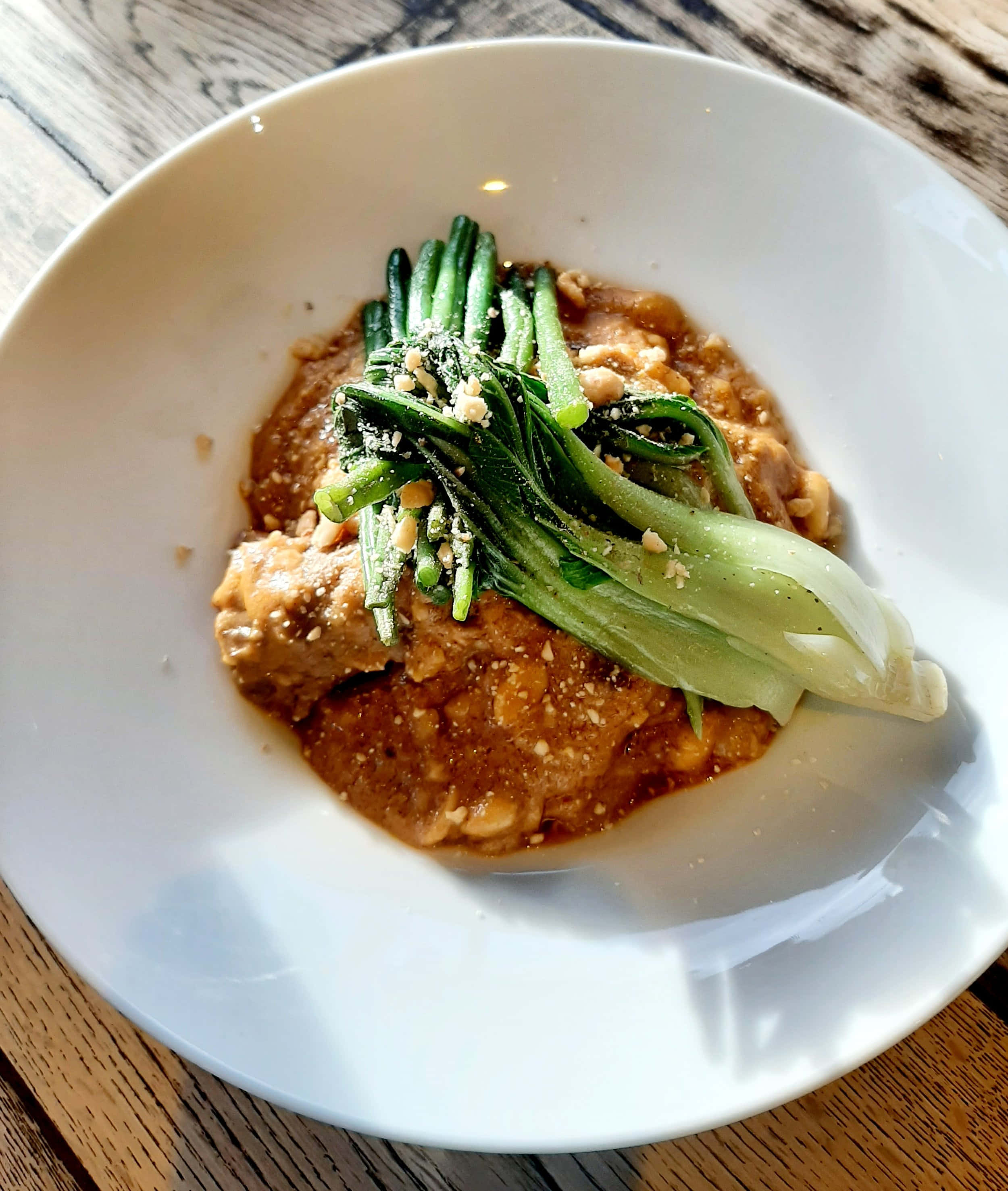 Kare-kare, white bowl, creamy brown sauce, 2K Phone Wallpaper