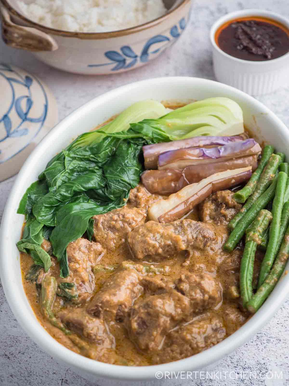 Kare-Kare, Filipino Dish, rich brown curry, HD Phone Wallpaper