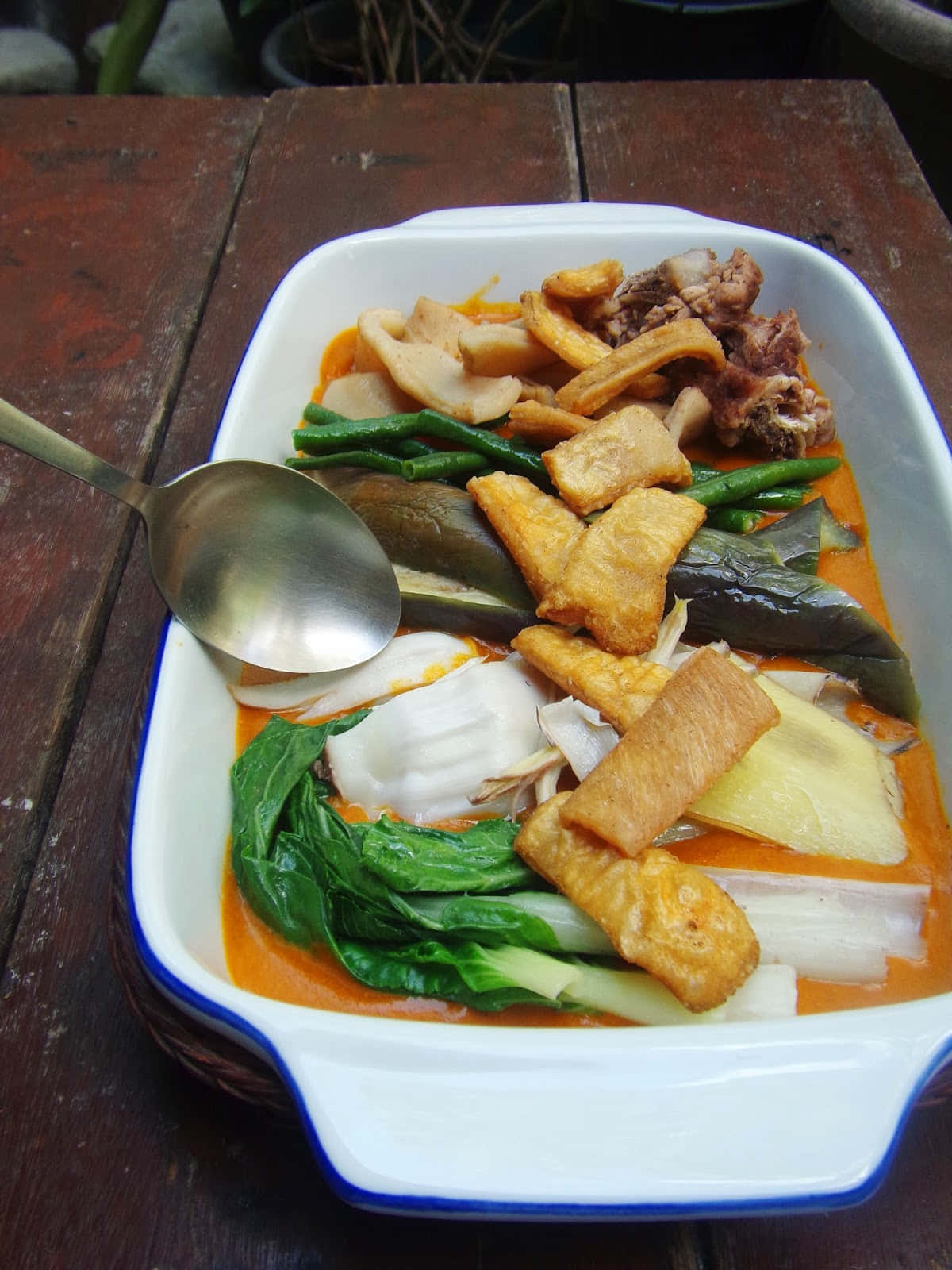 Kare-kare, white ceramic dish, vibrant orange stewed vegetables, HD Phone Wallpaper