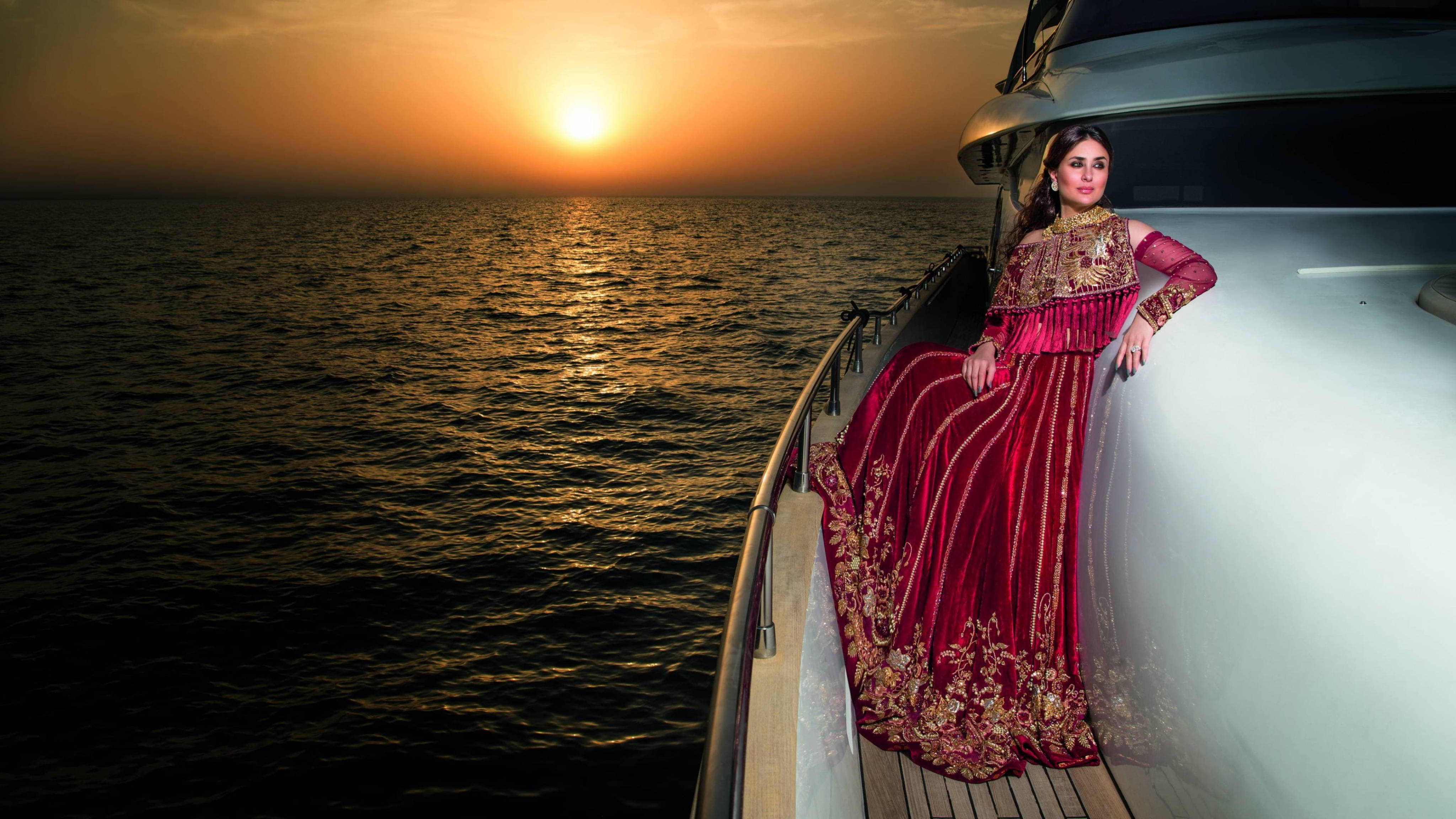 Kareena Kapoor, Pakistani bridal wear, rich red embroidered gown, 4K Desktop Wallpaper