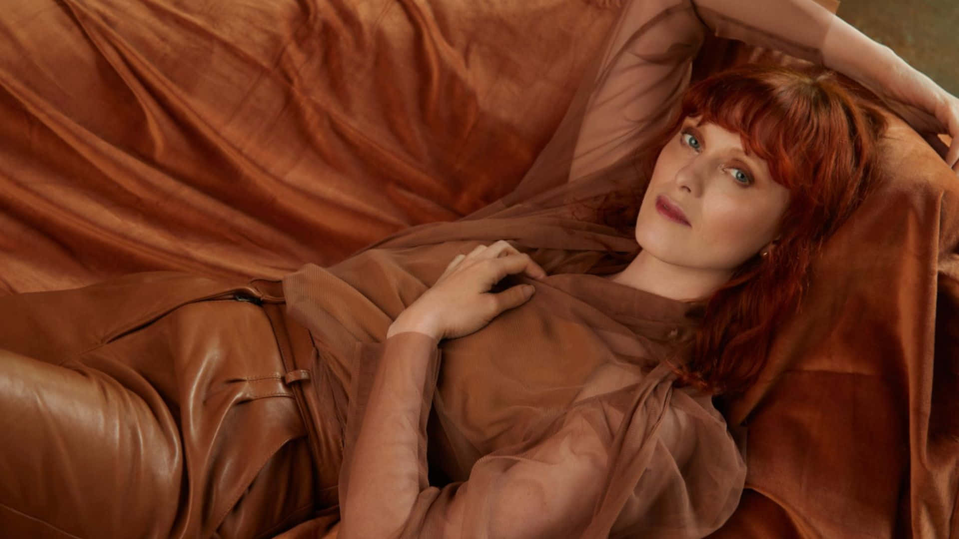 Karen Elson, red hair, luxurious brown leather couch, Full HD Desktop Wallpaper