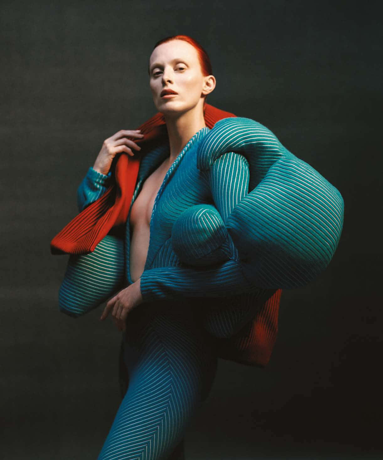 Karen Elson, red hair, sculptural teal and red striped outfit, HD Phone Wallpaper