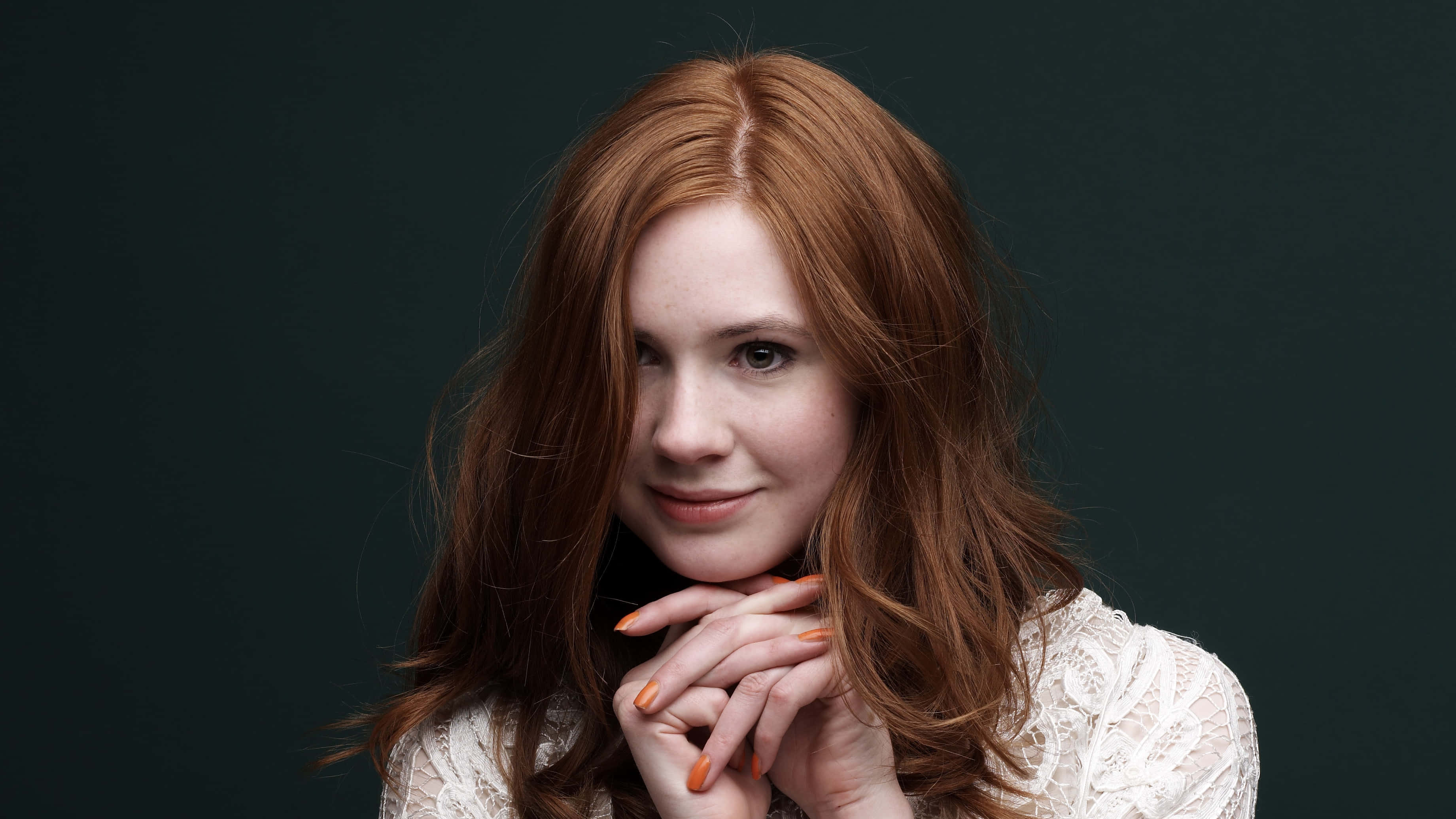 Karen Gillan, vibrant red hair, orange nails, 2K Desktop Wallpaper