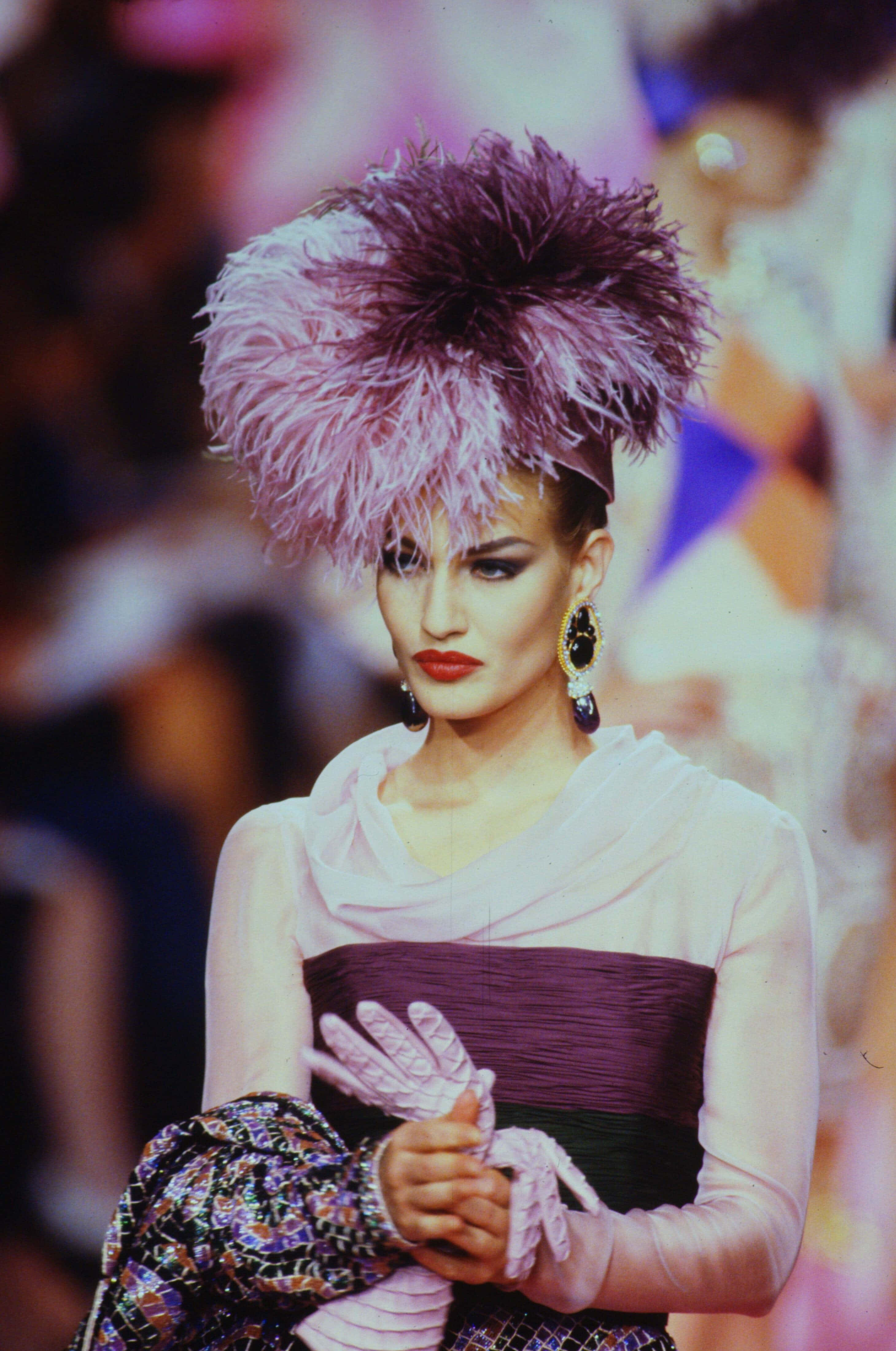 Karen Mulder, purple and pink feather headdress, matching gloves, 4K Phone Wallpaper