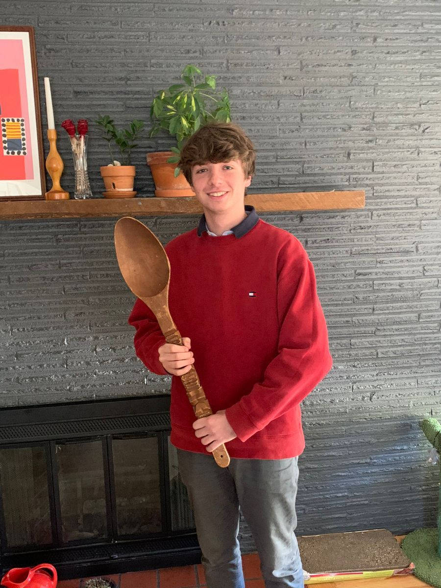 Karl Jacobs, red sweater, giant wooden spoon, SD Phone Wallpaper