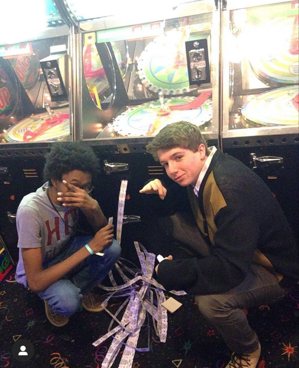 Karl Jacobs, arcade game ribbons, bright lit machines, SD Phone Wallpaper