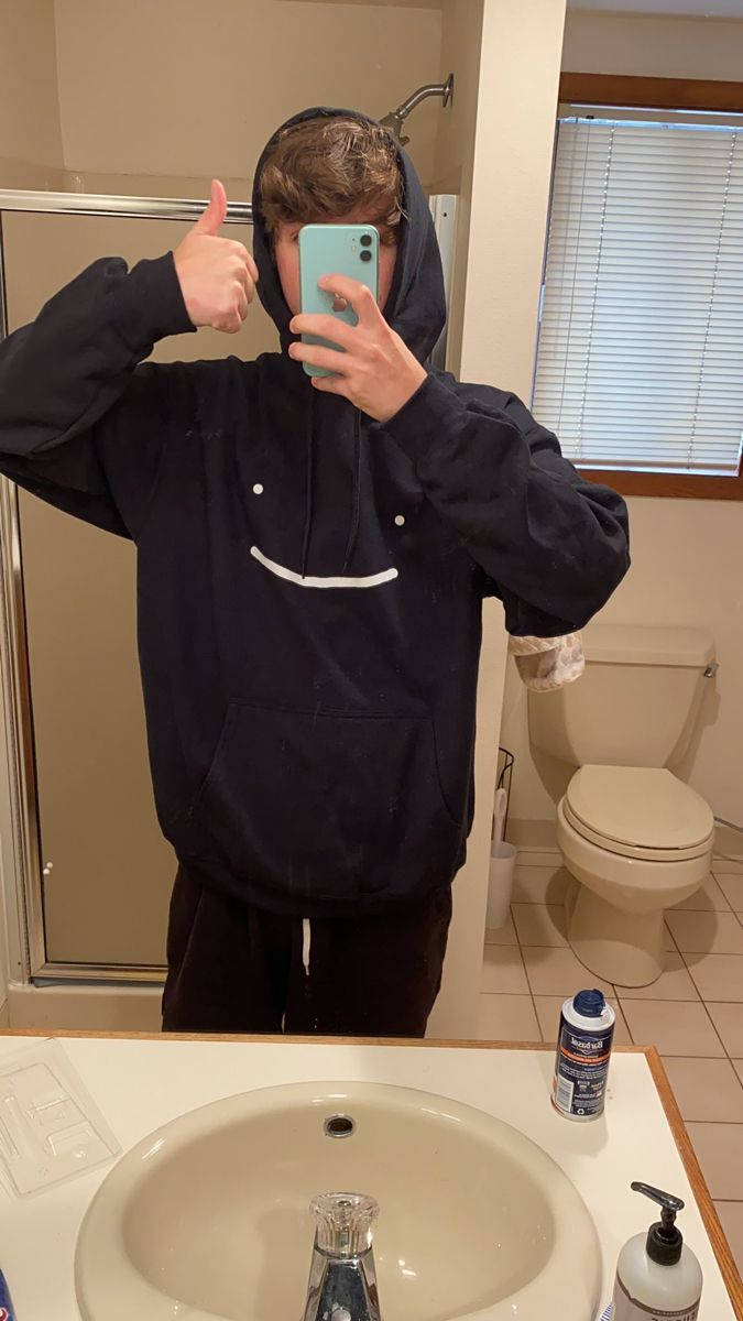 Karl Jacobs, mirror selfie, bathroom, SD Phone Wallpaper
