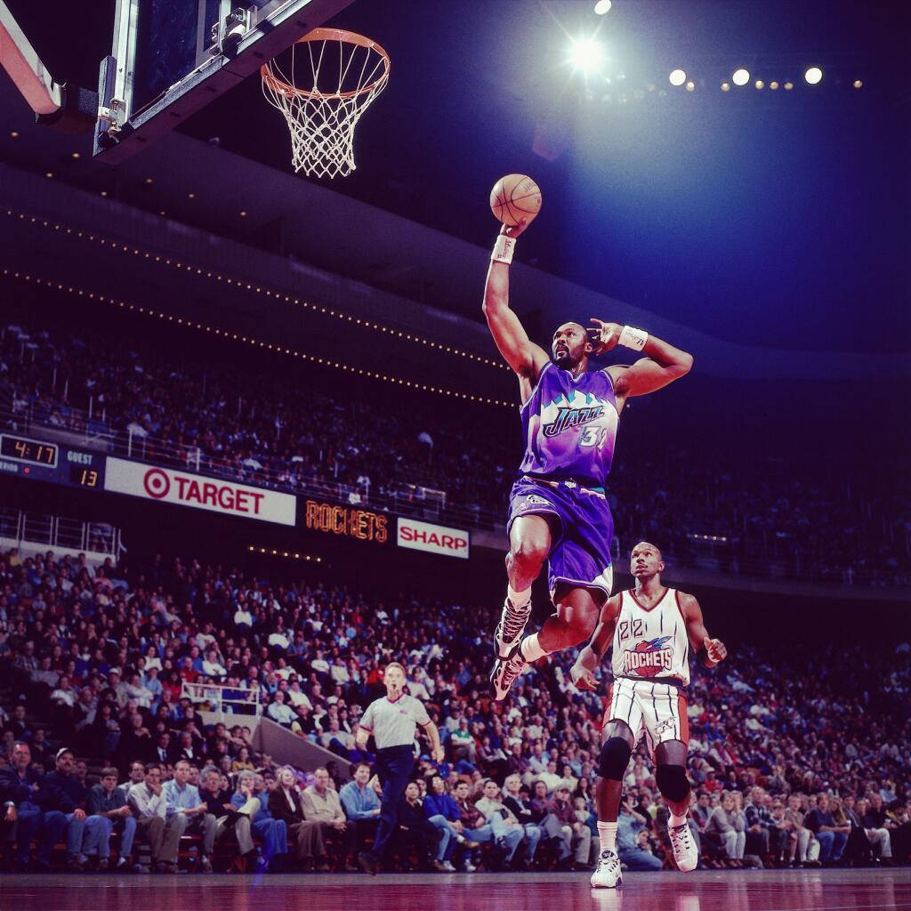 Karl Malone, purple Jazz jersey, hoop, SD Desktop Wallpaper