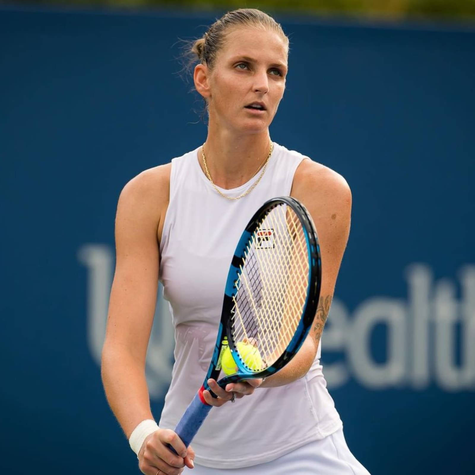 Karolina Pliskova, white gear, racket, HD Desktop Wallpaper