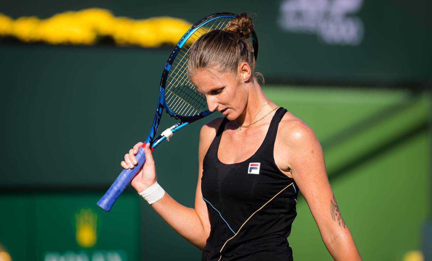 Karolina Pliskova, black athletic gear, blue racket, HD Desktop Wallpaper