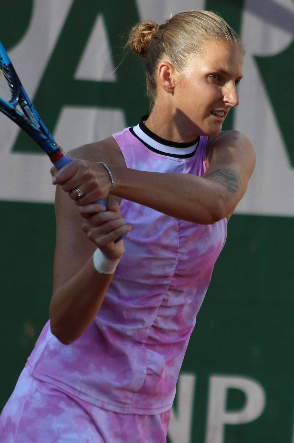 Karolina Pliskova, pink tie-dye outfit, tennis player, HD Phone Wallpaper