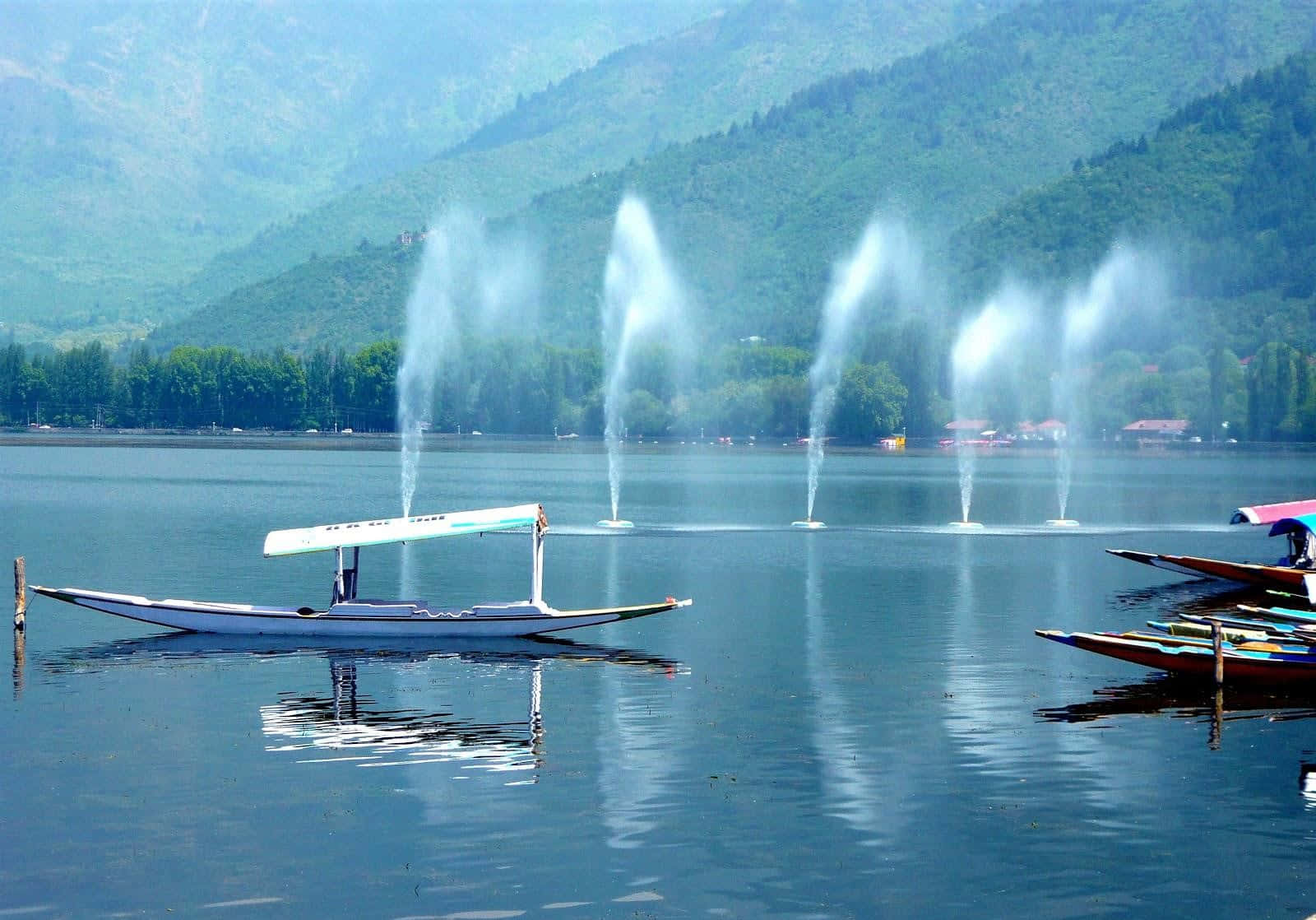 Kashmir Lake, fountains, shikaras, HD Desktop Wallpaper