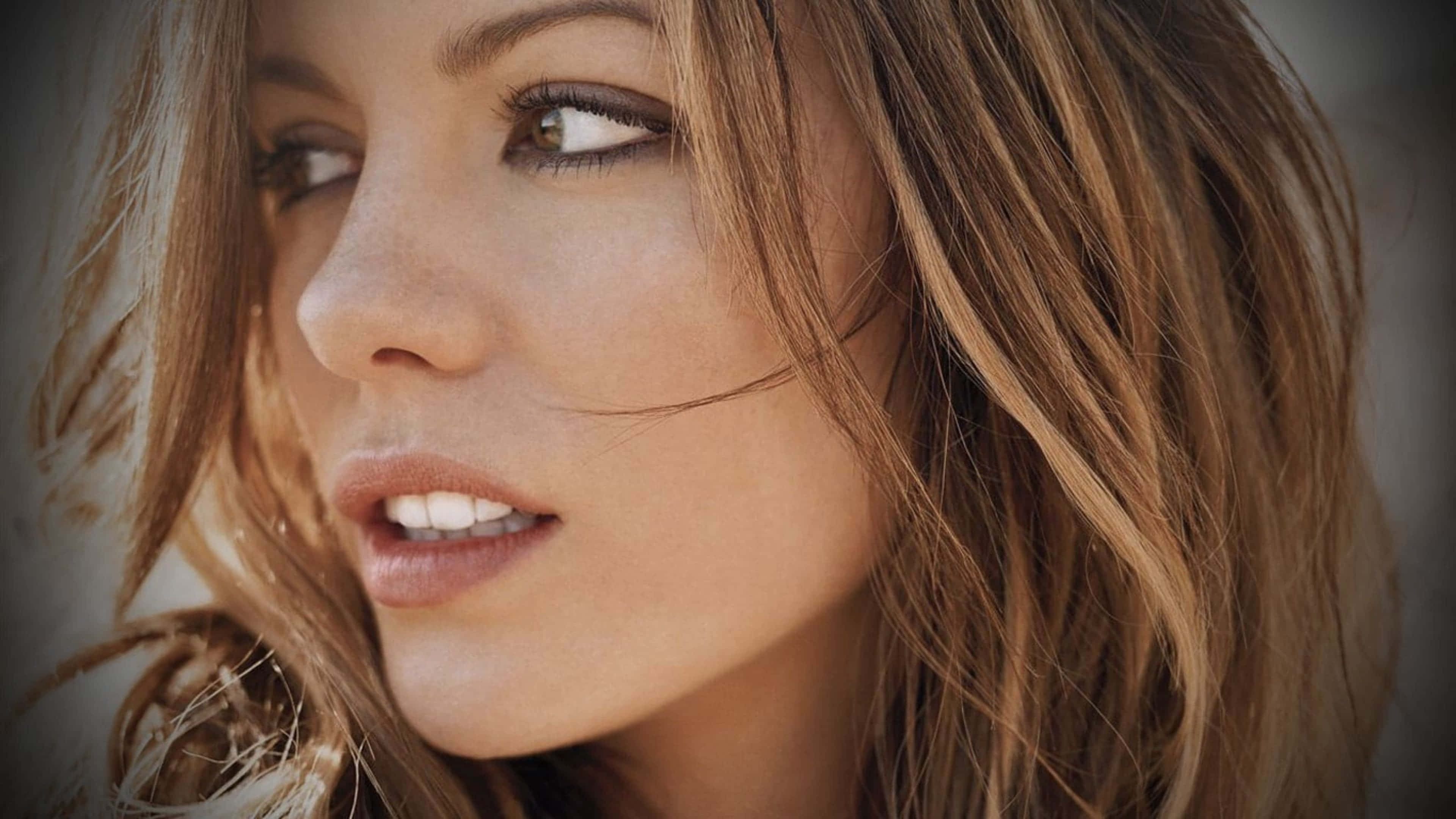 Kate Beckinsale, closeup portrait, tousled brown hair, 4K Desktop Wallpaper