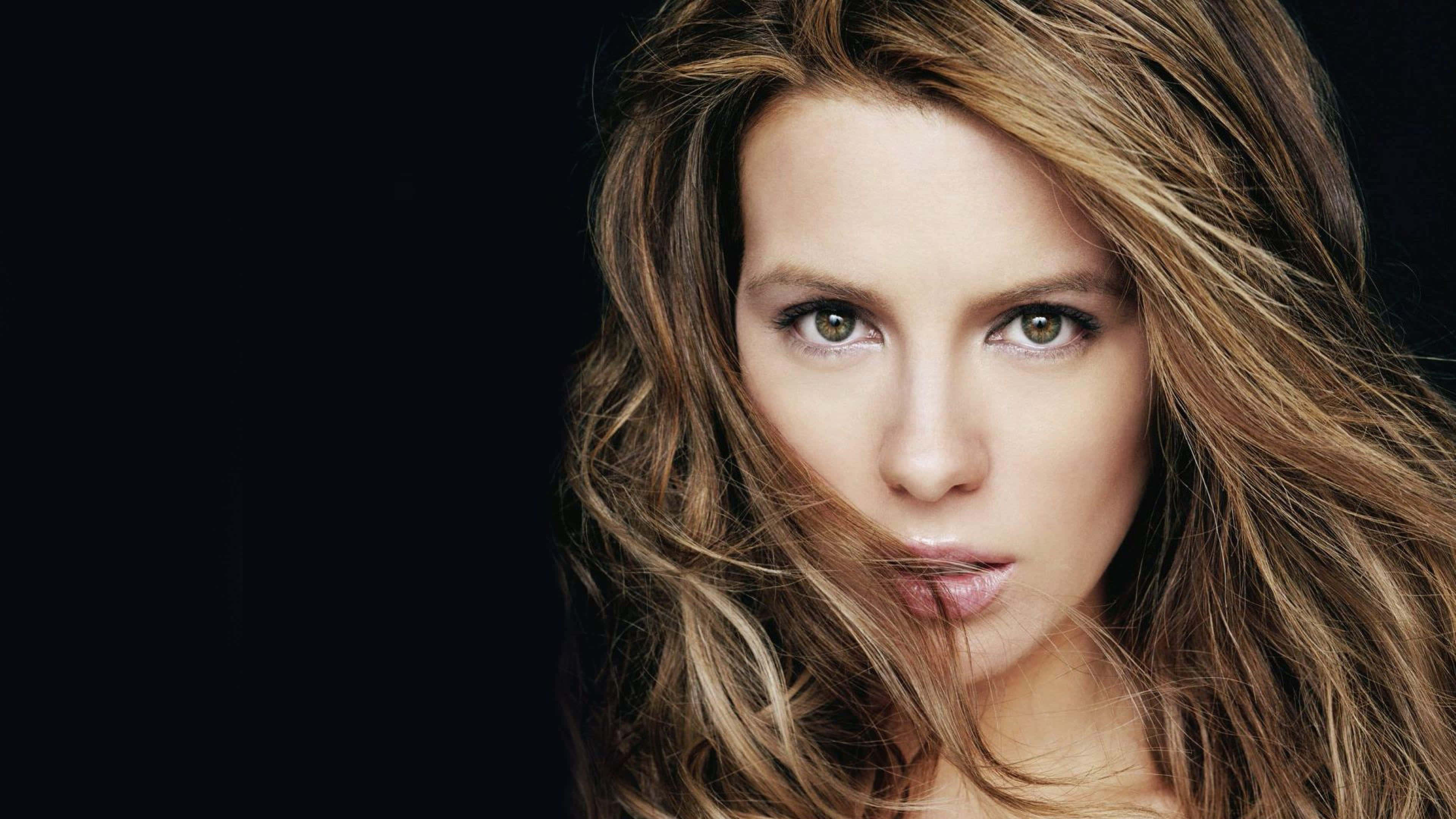 Kate Beckinsale, golden brown hair, intense green eyes, 4K Desktop Wallpaper