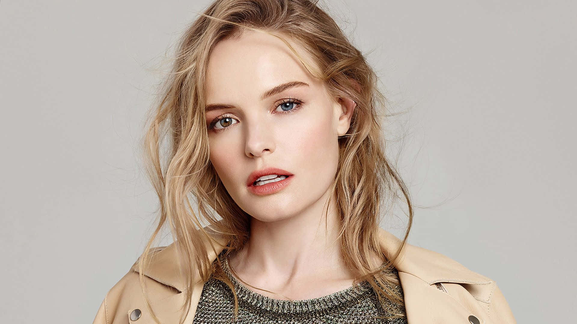 Kate Bosworth, beige trench coat, textured sweater, Full HD Desktop Wallpaper
