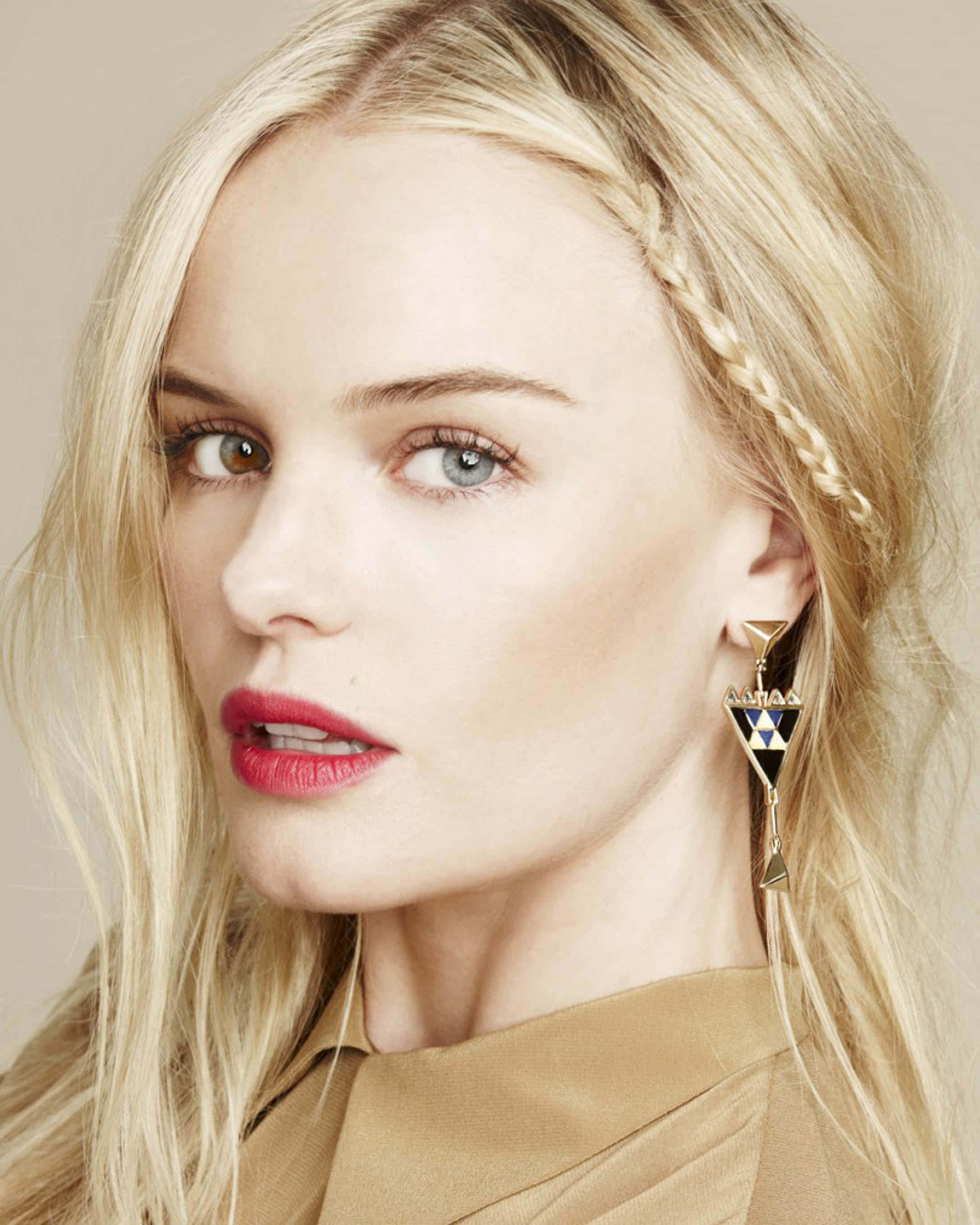 Kate Bosworth, blonde woman, striking blue eyes, 2K Phone Wallpaper