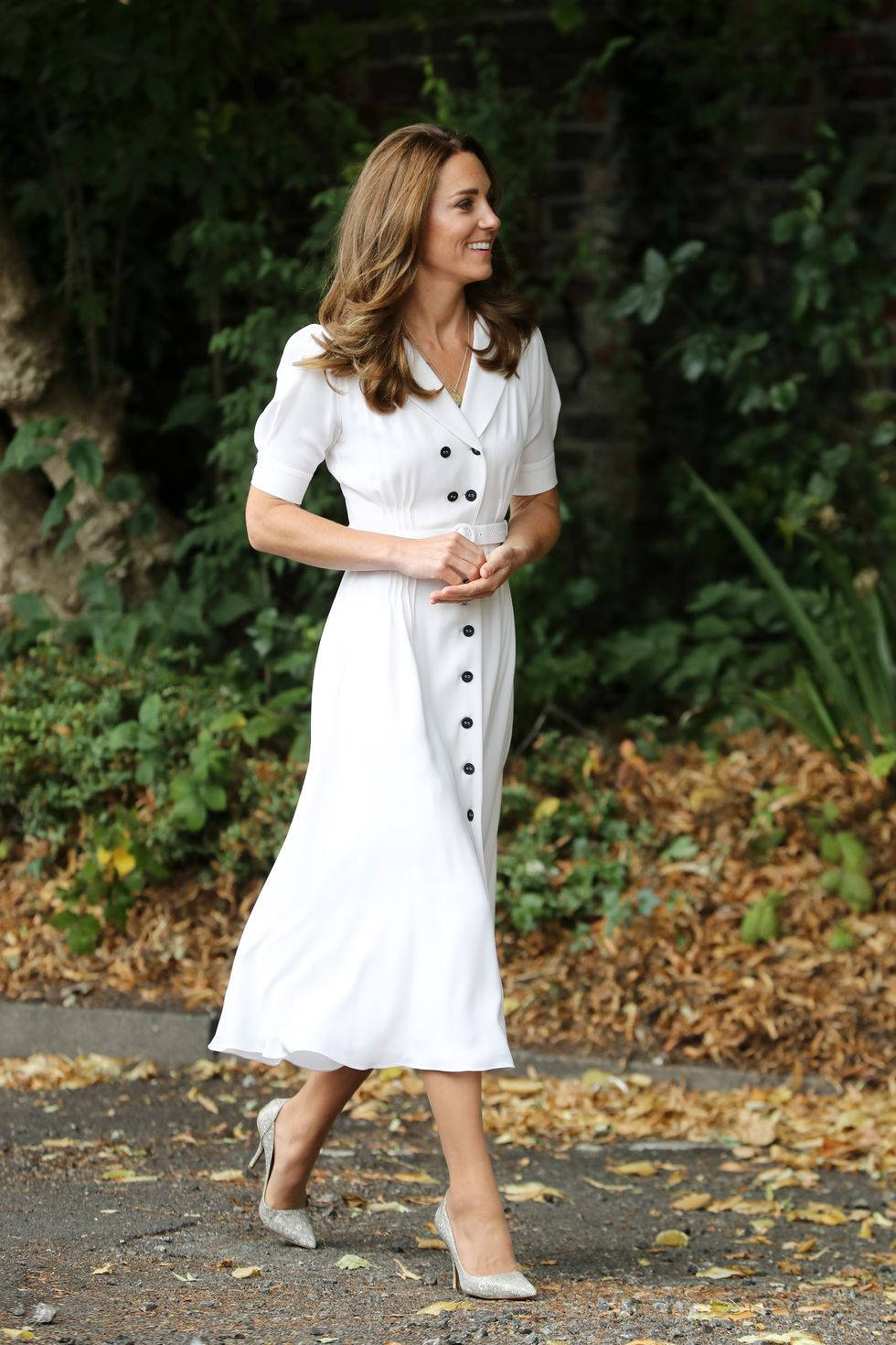 Kate Middleton, cotton white dress, white buttoned dress, HD Phone Wallpaper