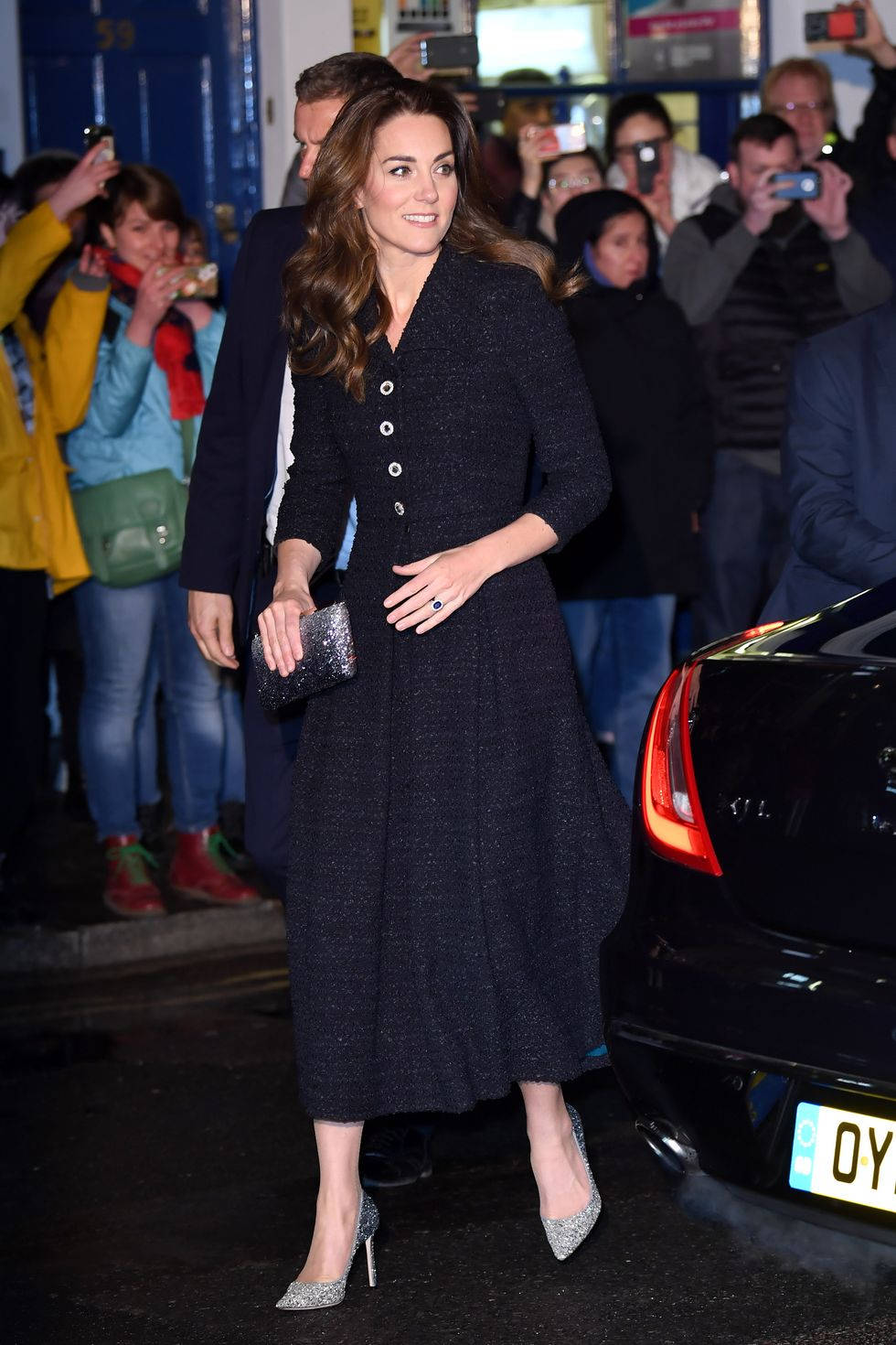 Kate Middleton, dark tweed coat, glitter heels, HD Phone Wallpaper