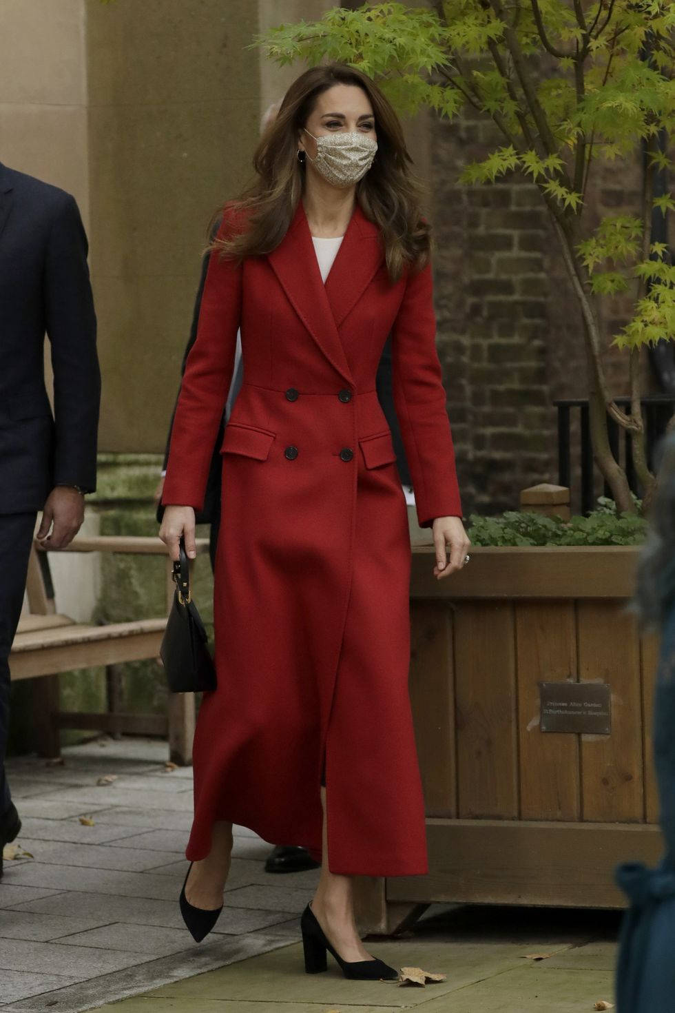 Kate Middleton, red overcoat, double-breasted coat, HD Phone Wallpaper