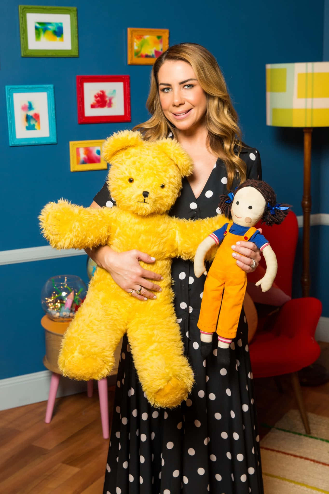 Kate Ritchie, polka dot dress, large yellow teddy bear, Full HD Phone Wallpaper