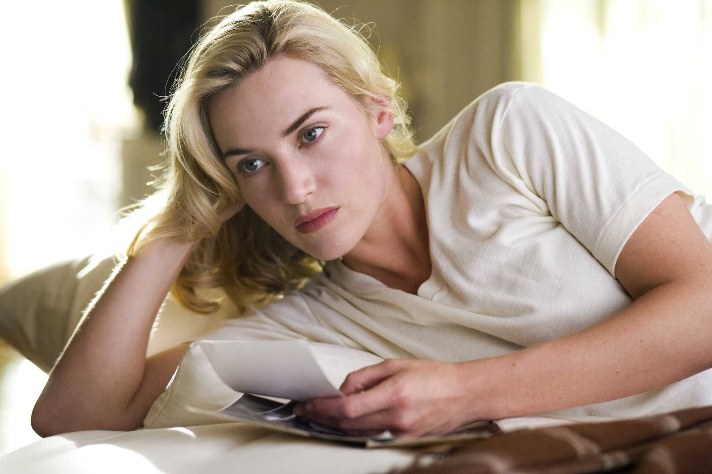 Kate Winslet, white tshirt, bed, Full HD Desktop Wallpaper