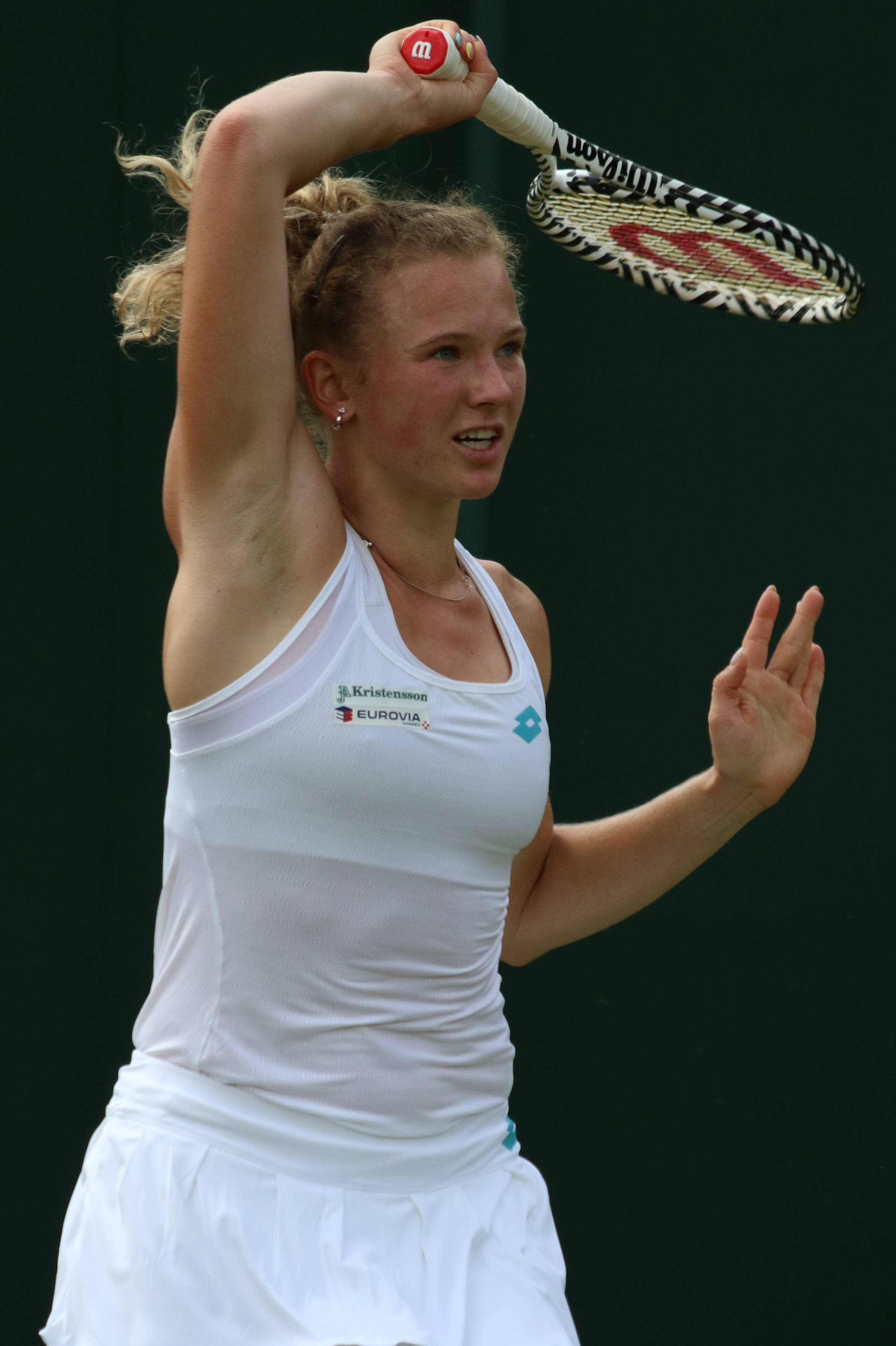 Katerina Siniakova, white gear, racket, 4K Phone Wallpaper