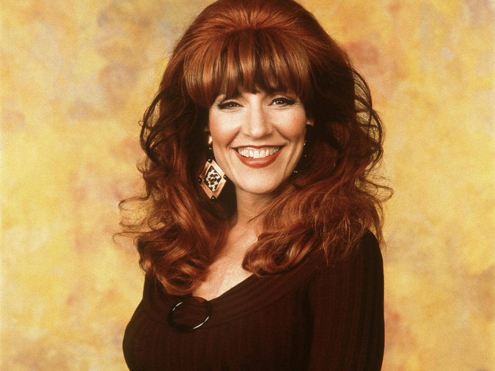 Katey Sagal, auburn hair, bright smile, HD Desktop Wallpaper