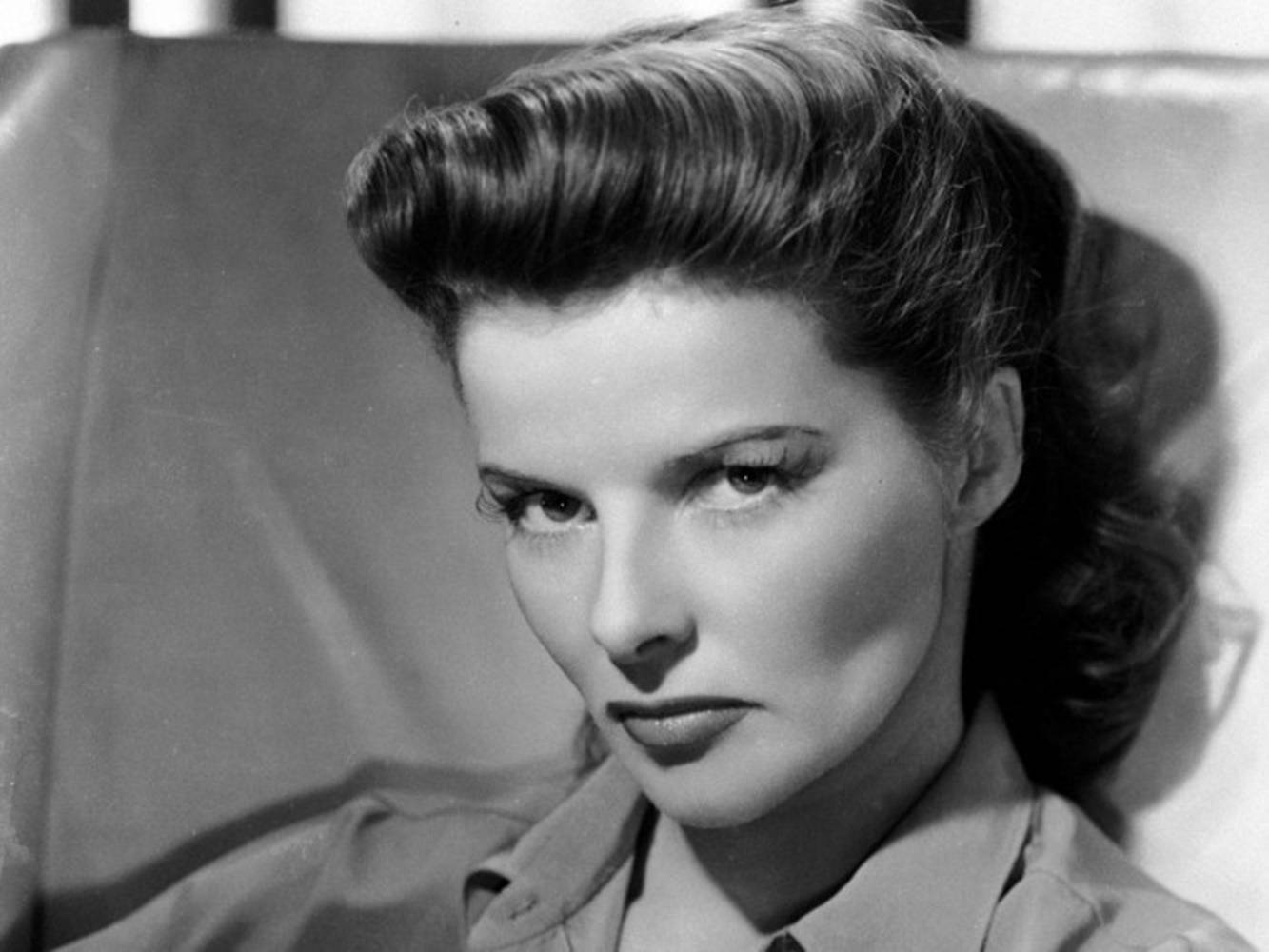 Katharine Hepburn, fierce face, black and white portrait, HD Desktop Wallpaper