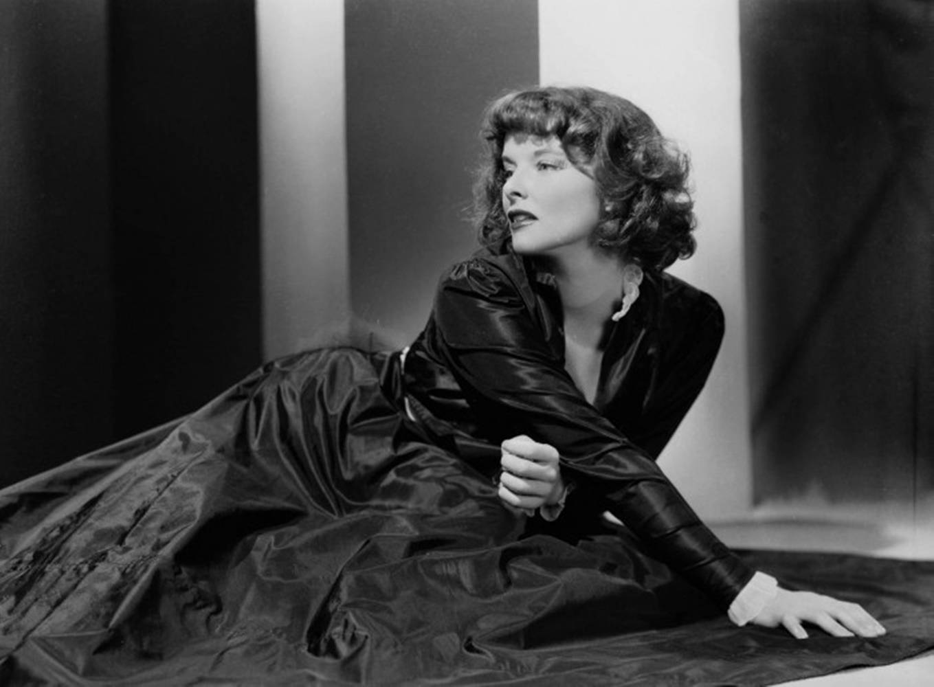 Katharine Hepburn, black gown, minimalist backdrop, HD Desktop Wallpaper
