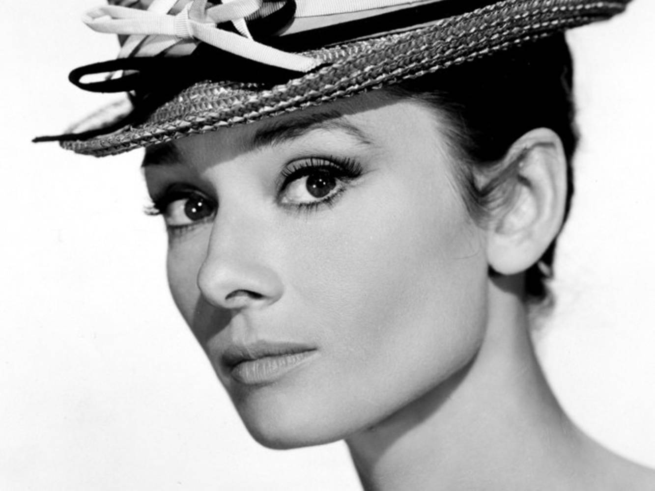 Katharine Hepburn, Barbie-like face, black and white portrait, HD Desktop Wallpaper