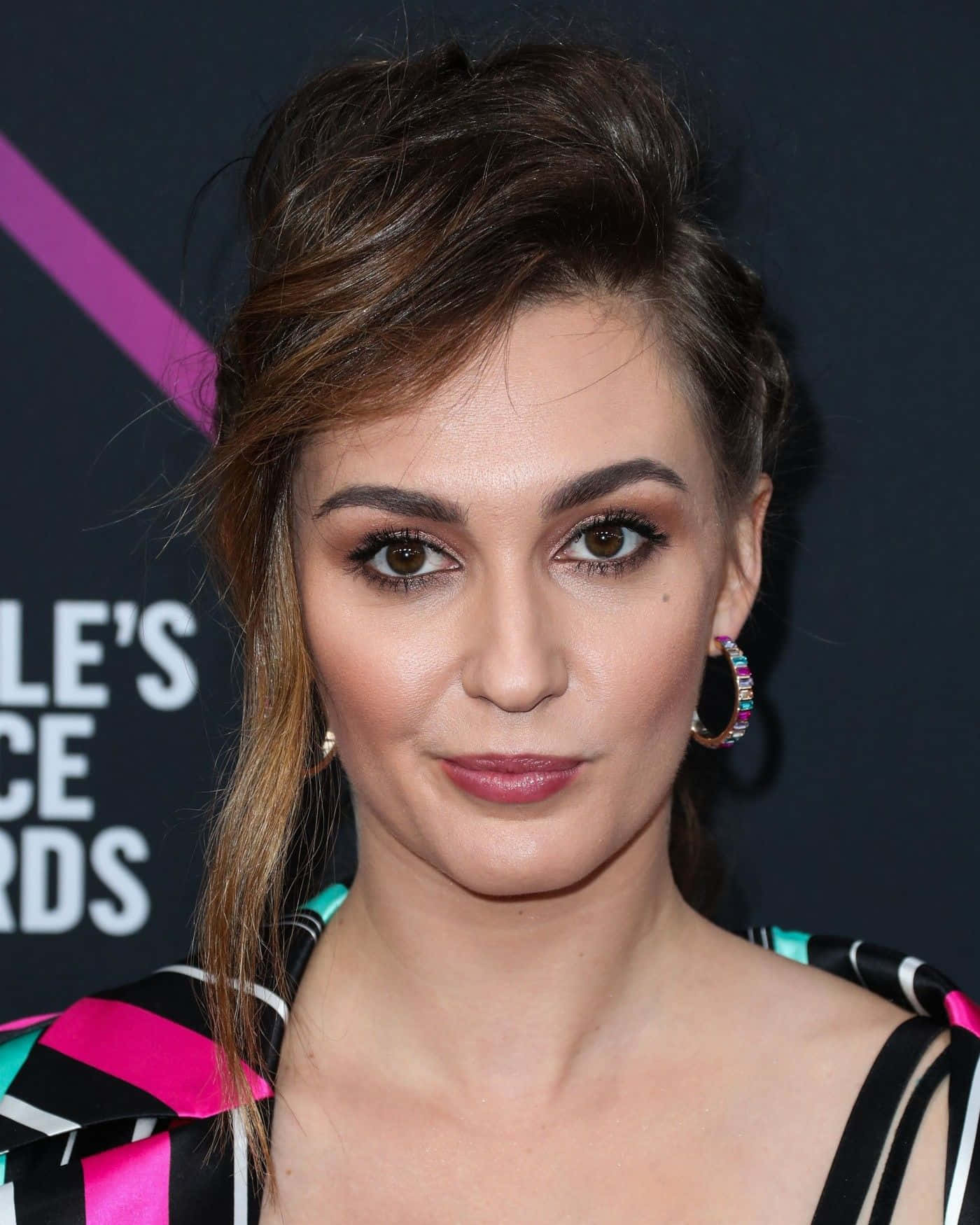 Katherine Barrell, awards event, styled hair, HD Phone Wallpaper