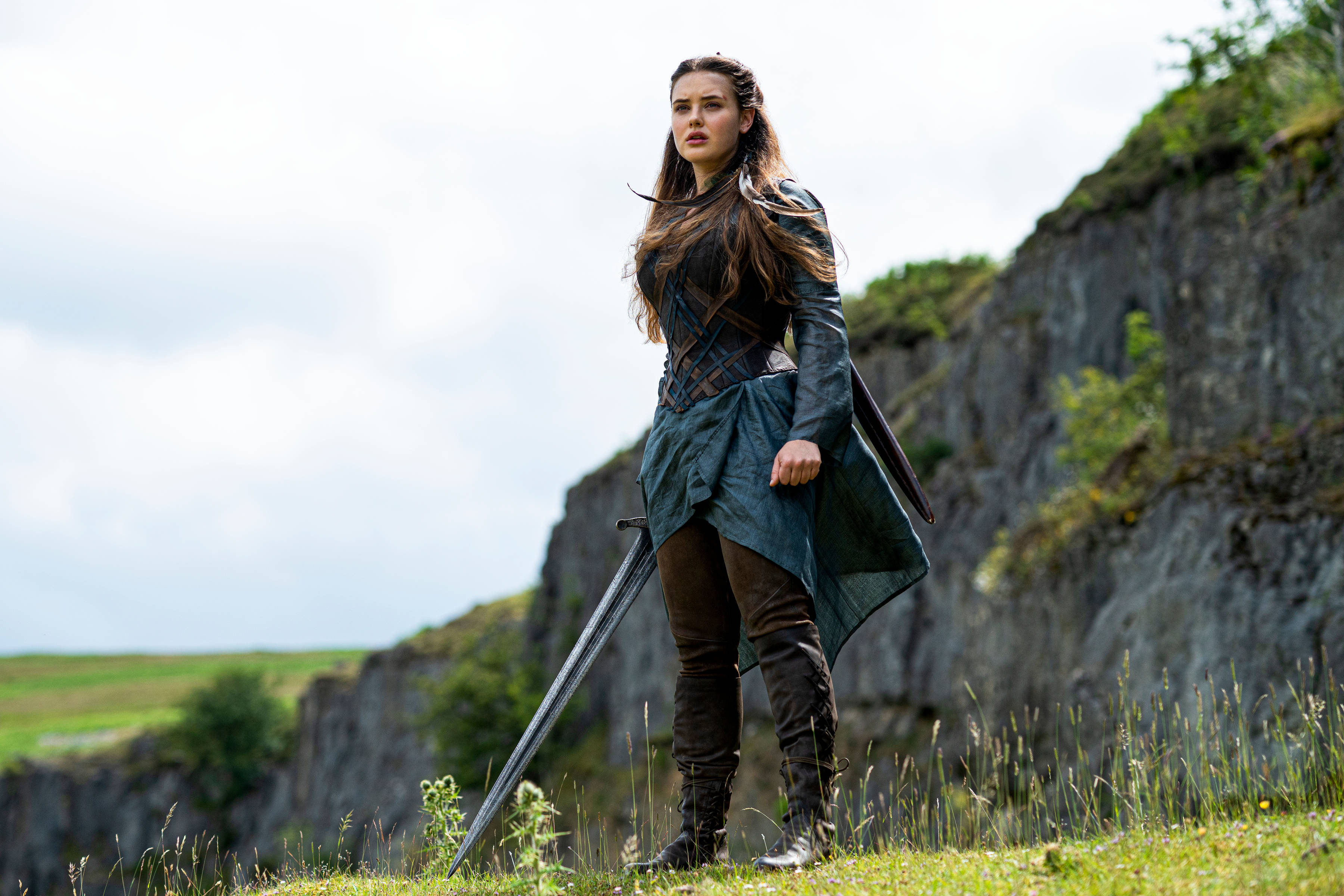 Katherine Langford, dark medieval armor, sword, 2K Desktop Wallpaper