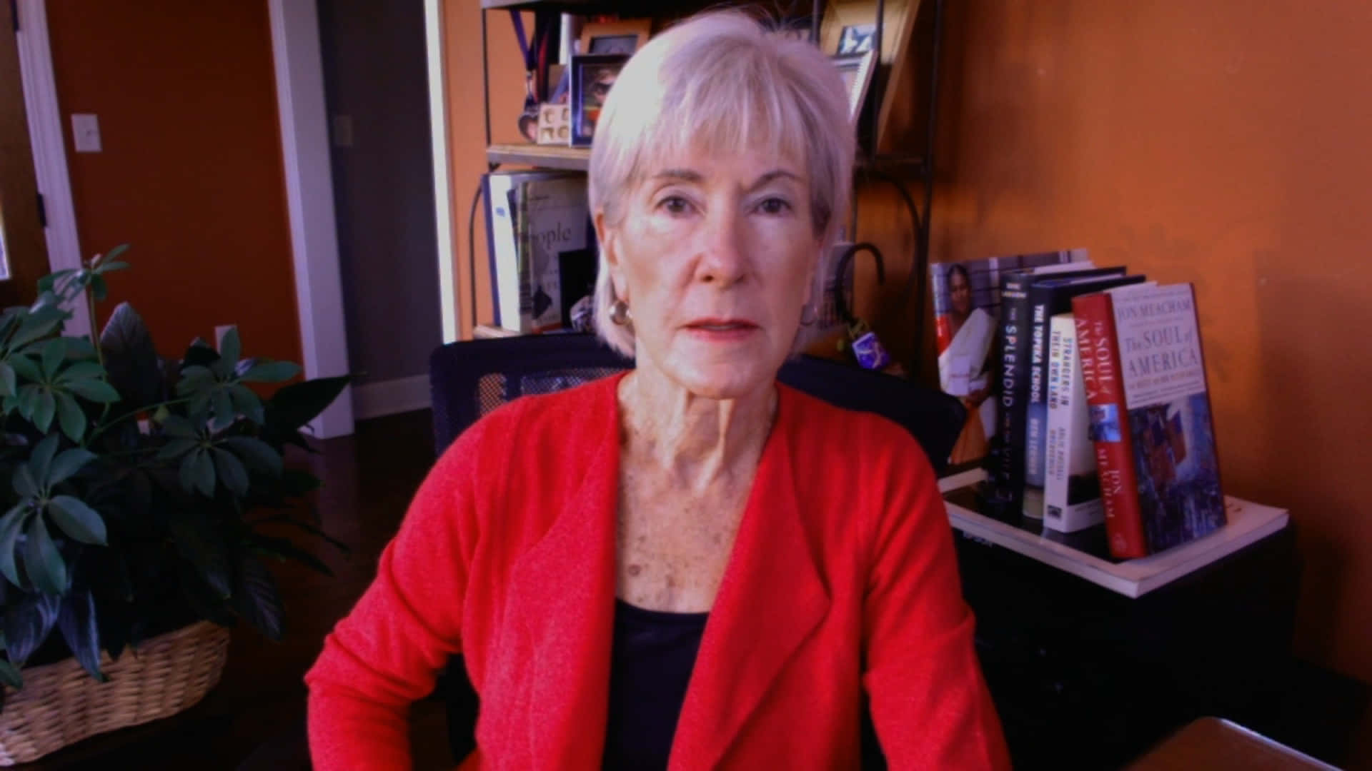 Kathleen Sebelius, former Secretary of Health and Human Services, short white hair, Full HD Desktop Wallpaper