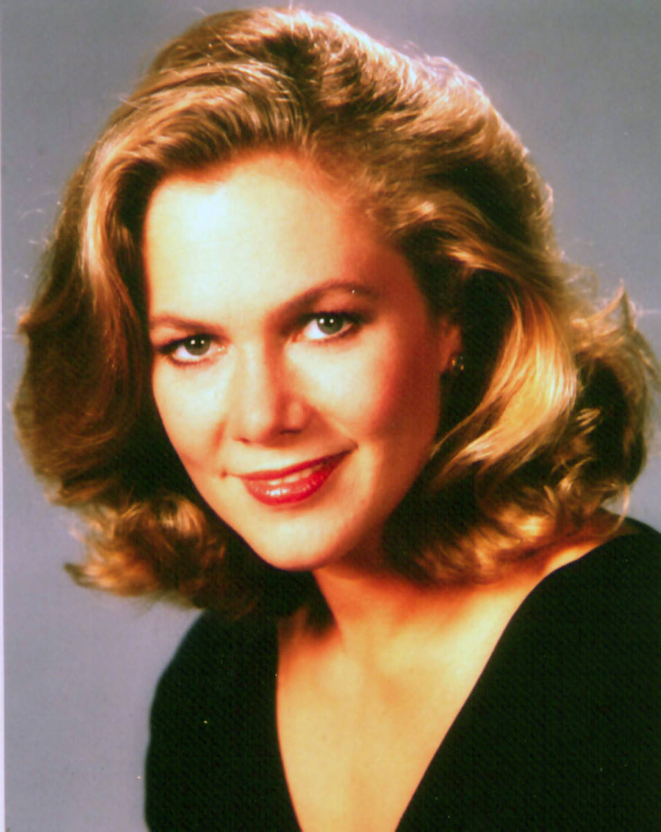 Kathleen Turner, vintage photograph, voluminous blonde hair, SD Phone Wallpaper