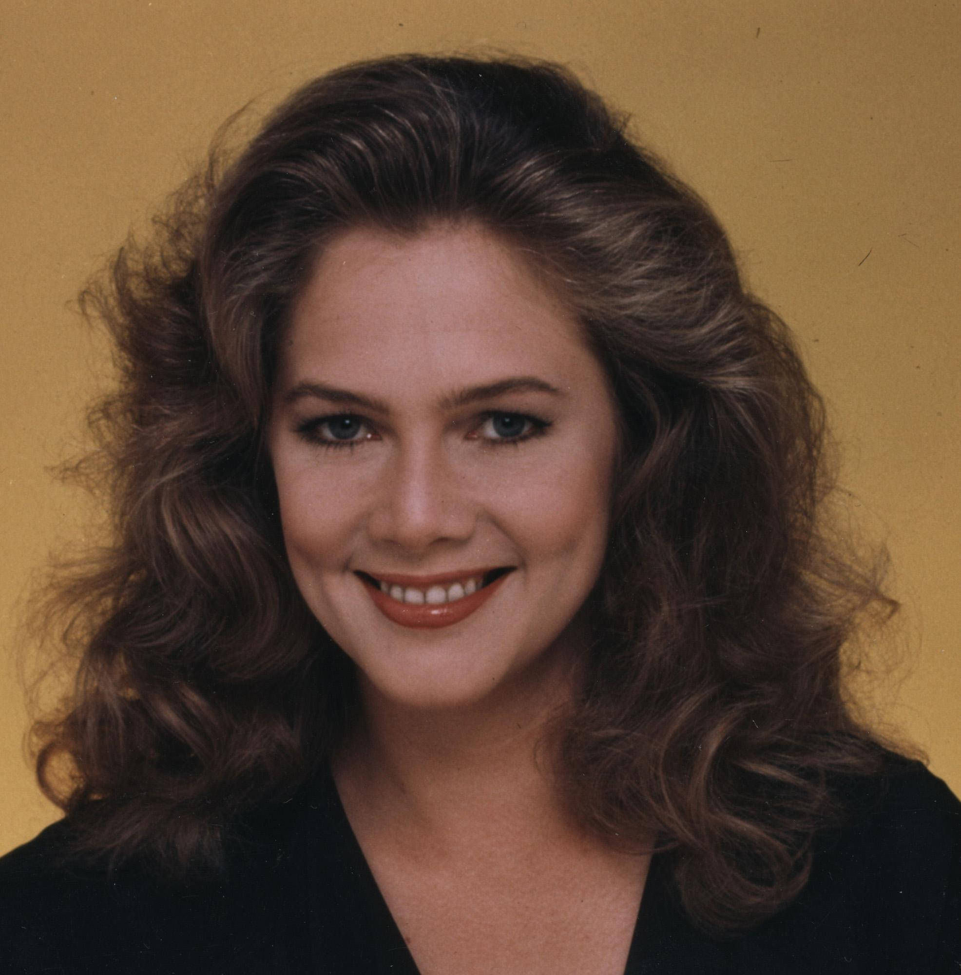 Kathleen Turner, The Turner Poster, voluminous brown curls, Full HD Phone Wallpaper