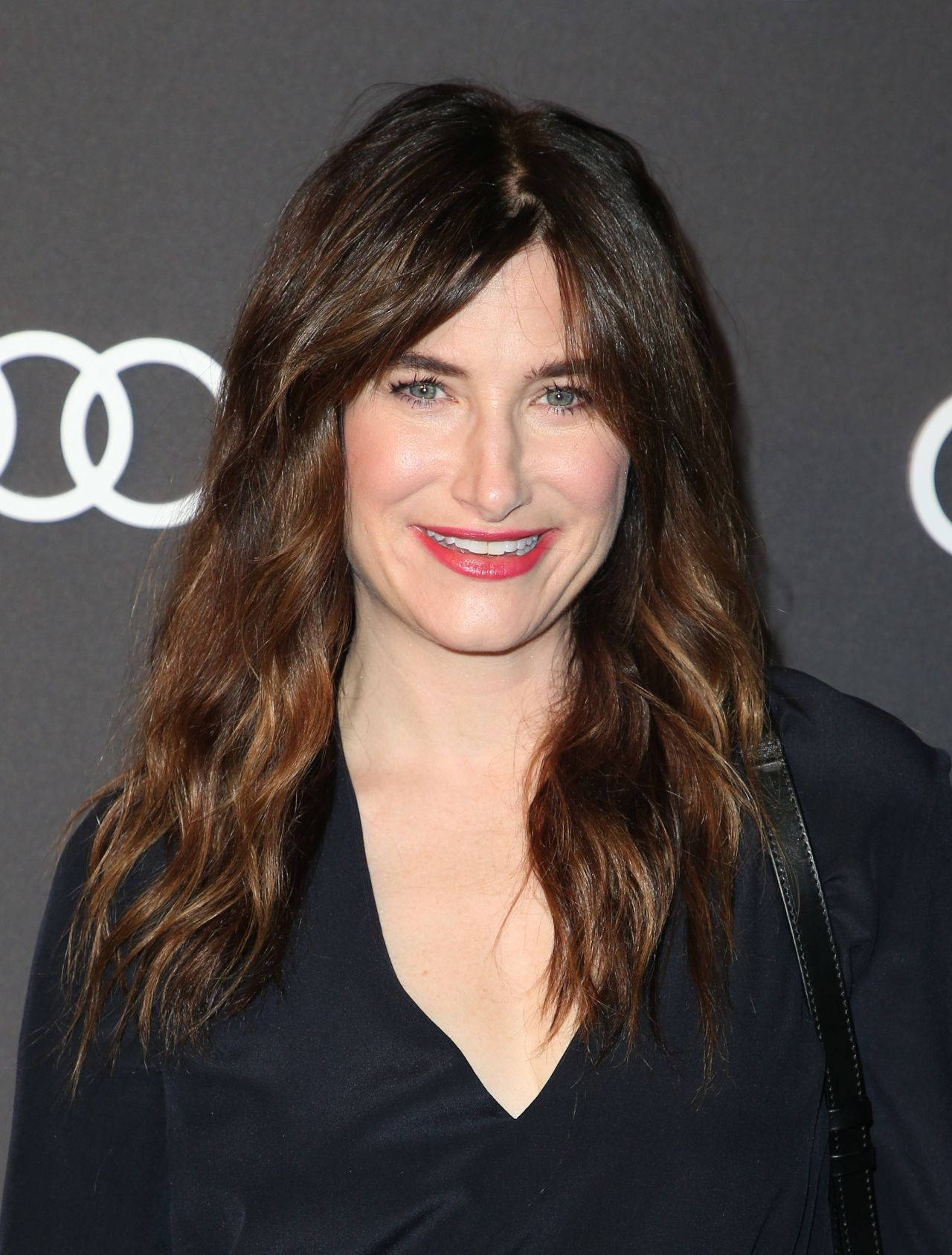 Kathryn Hahn, wavy brown hair, red lipstick, HD Phone Wallpaper