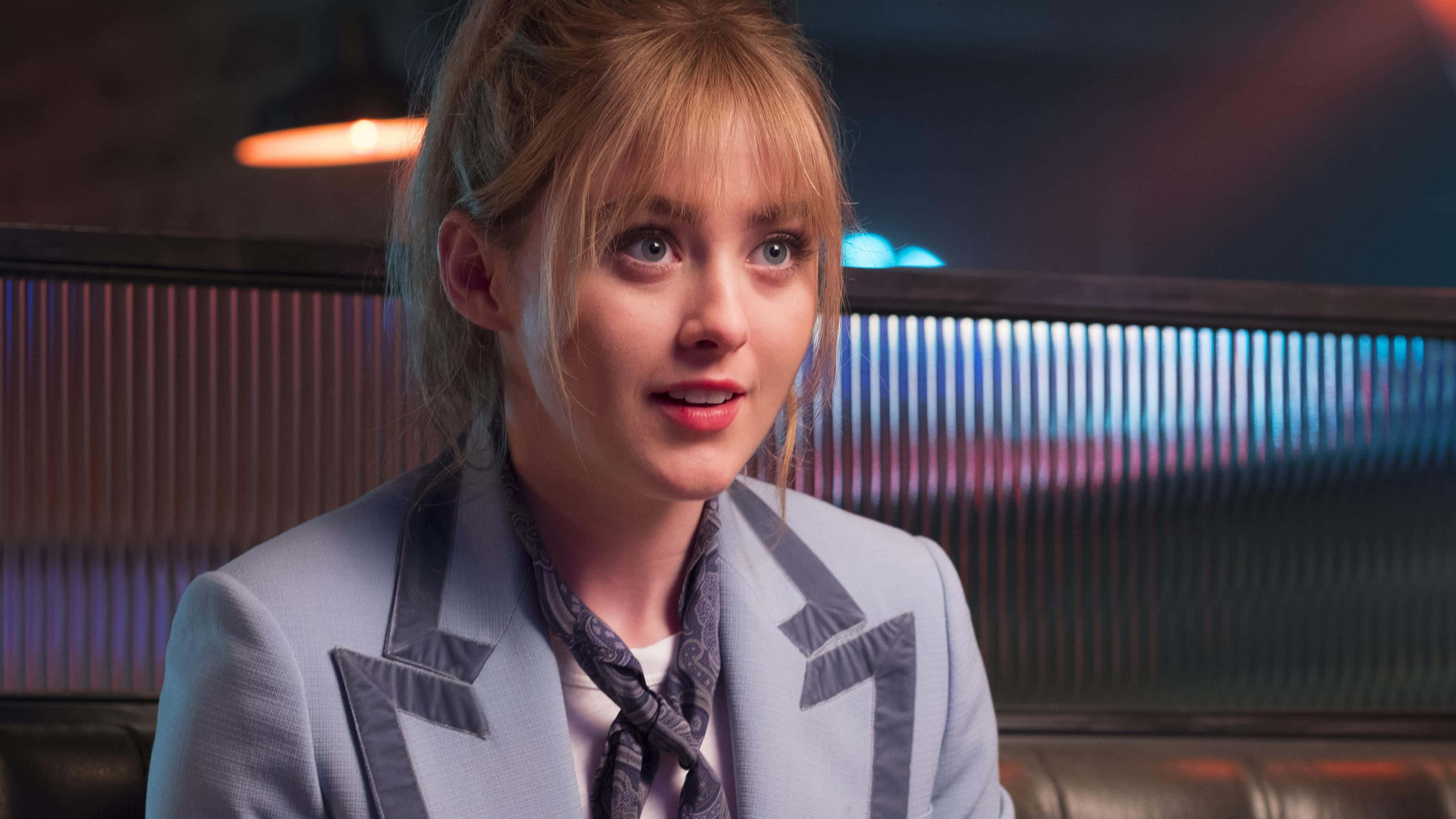 Kathryn Newton, blonde hair, light gray blazer, 4K Desktop Wallpaper