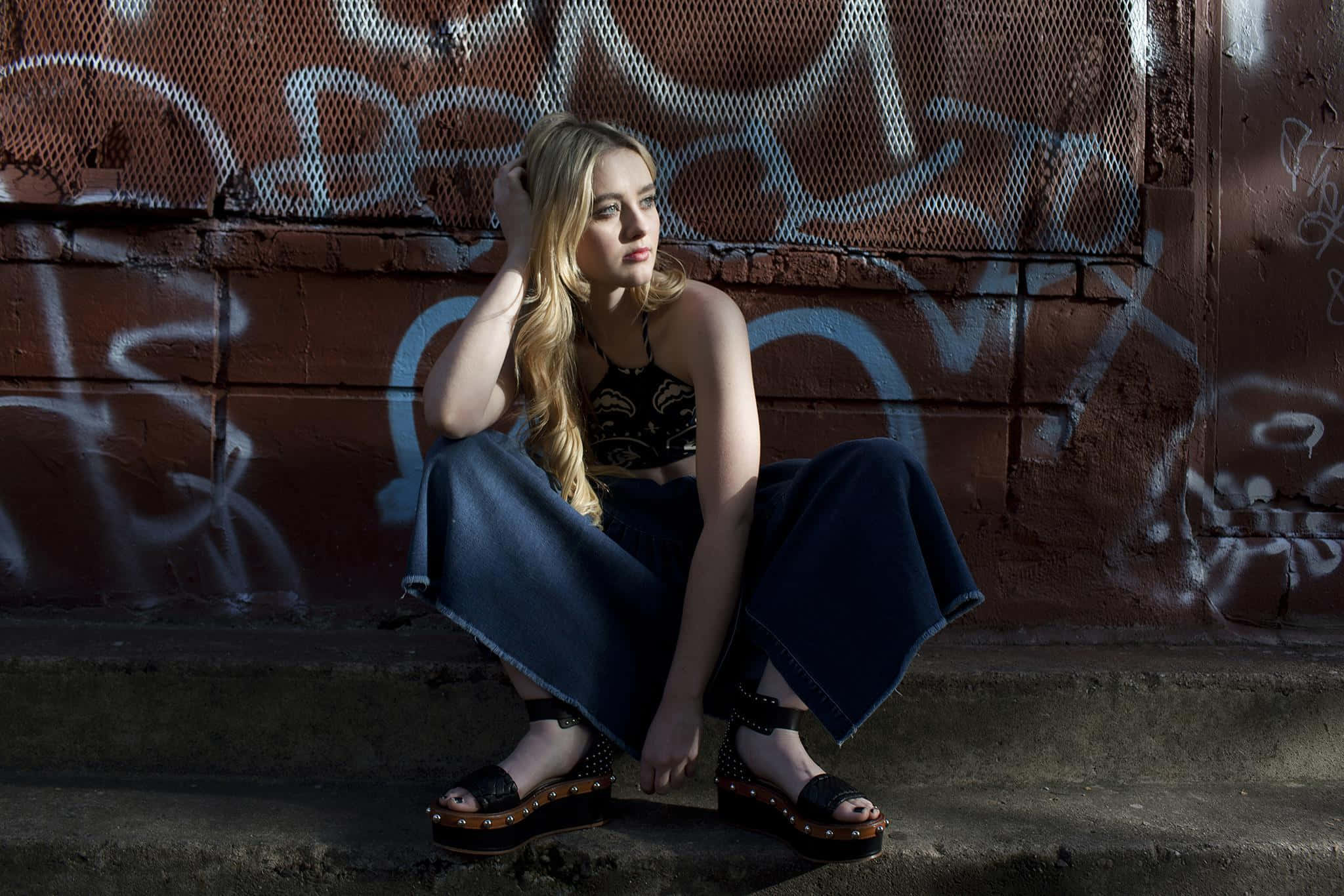 Kathryn Newton, urban graffiti backdrop, blonde hair, Full HD Desktop Wallpaper