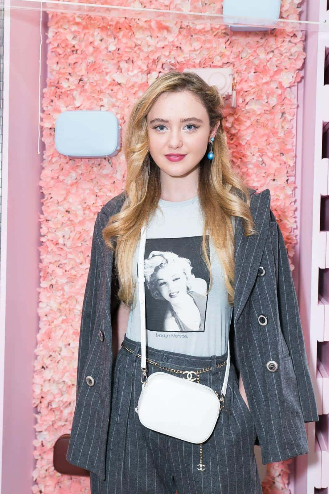 Kathryn Newton, floral backdrop, pink floral wall, HD Phone Wallpaper