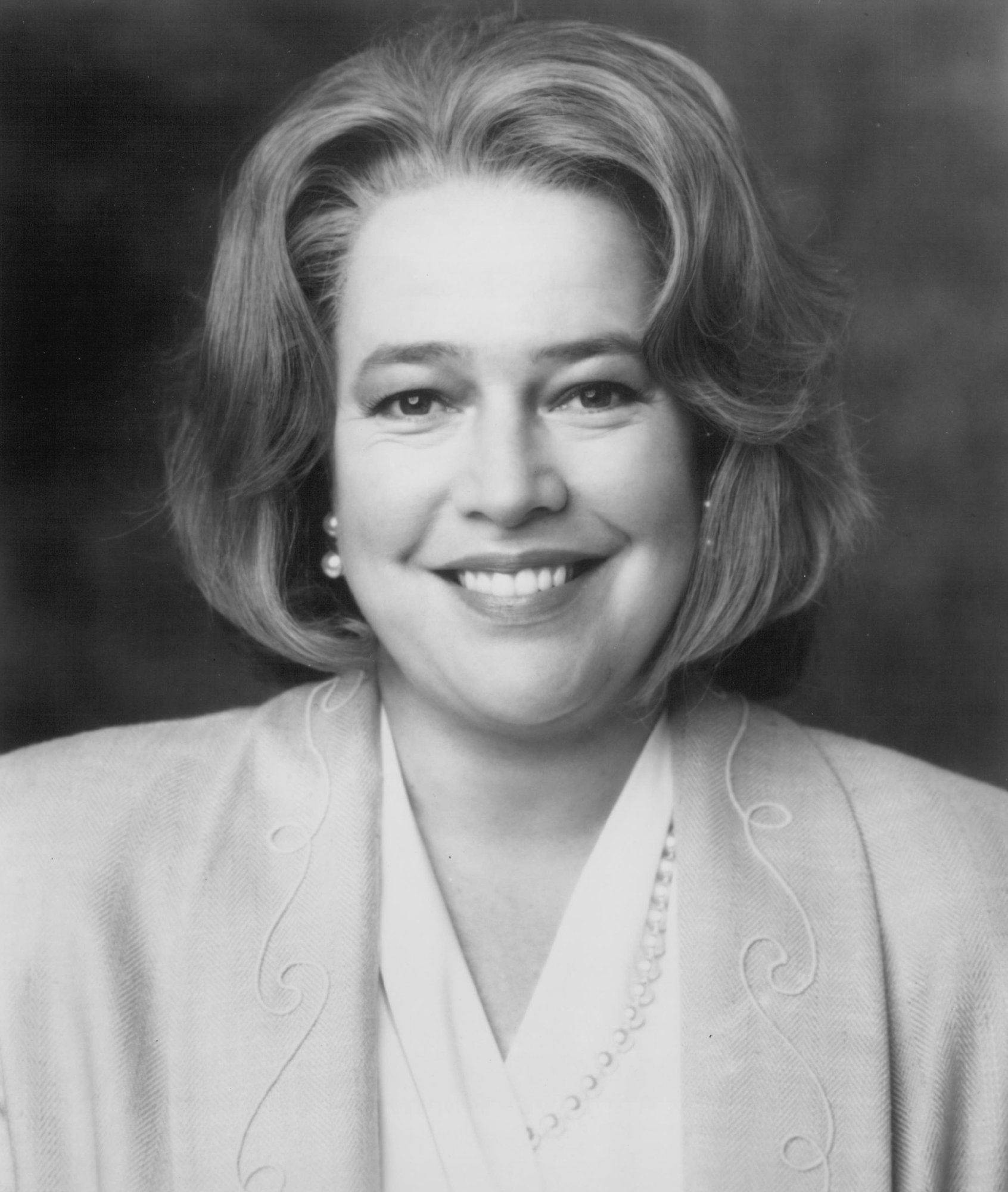 Kathy Bates, black and white portrait, shoulder-length hair, Full HD Phone Wallpaper
