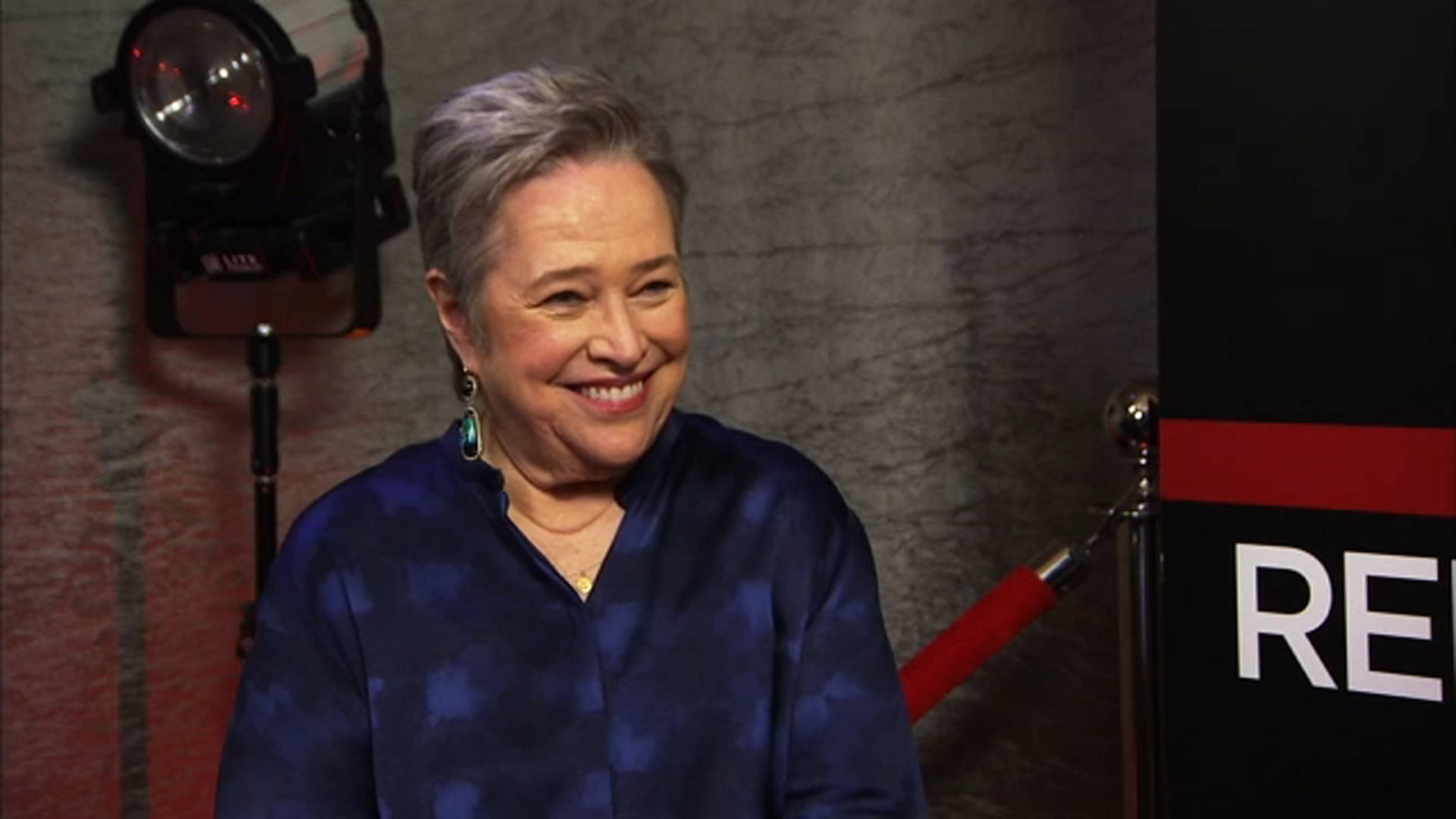 Kathy Bates, 4th Oscar Nomination, blue patterned blouse, Full HD Desktop Wallpaper