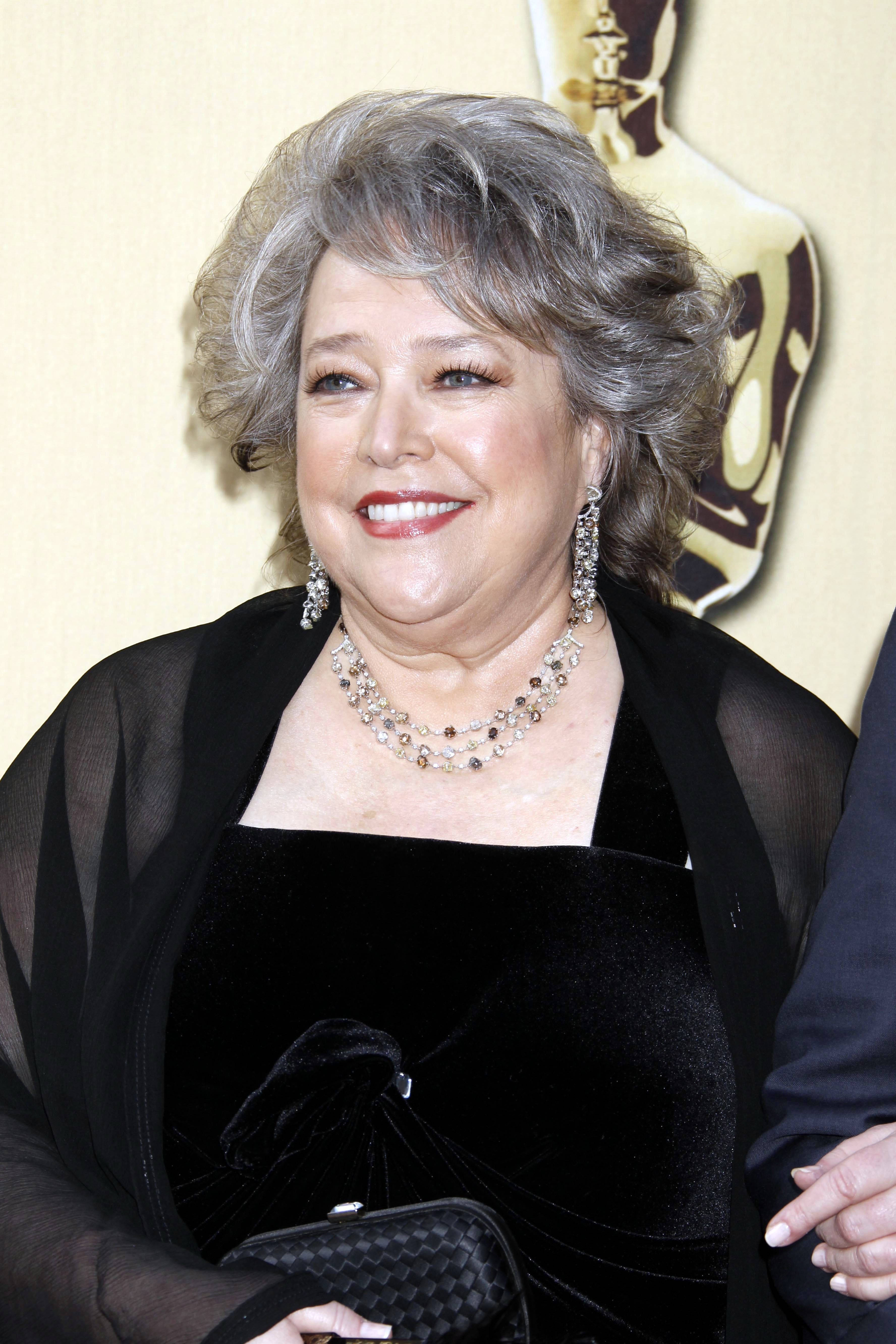 Kathy Bates, 82nd Academy Awards, black velvet dress, 5K Phone Wallpaper
